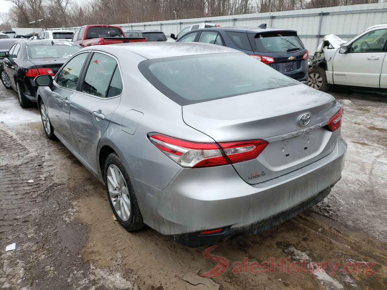 4T1B11HK2JU632411 2018 TOYOTA CAMRY