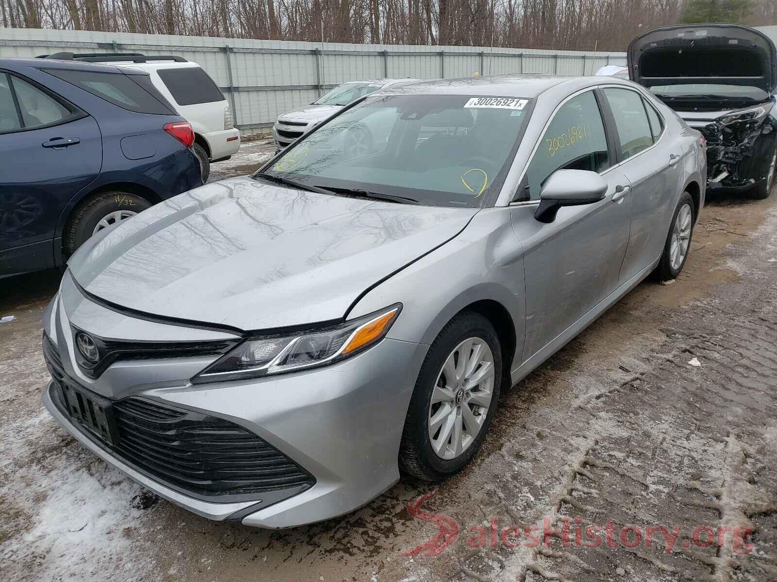 4T1B11HK2JU632411 2018 TOYOTA CAMRY