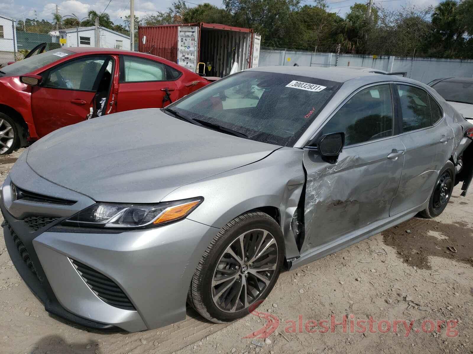 4T1B11HK9JU628288 2018 TOYOTA CAMRY