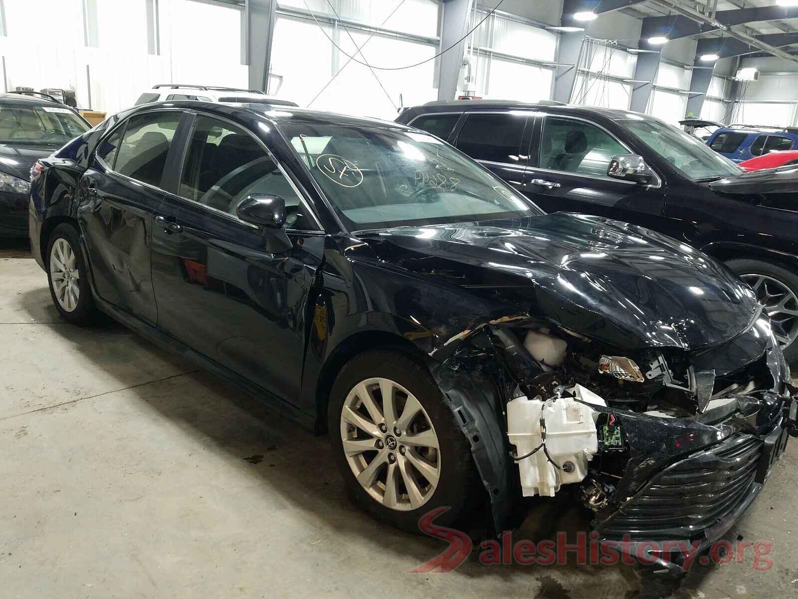 JTNB11HK1J3042559 2018 TOYOTA CAMRY