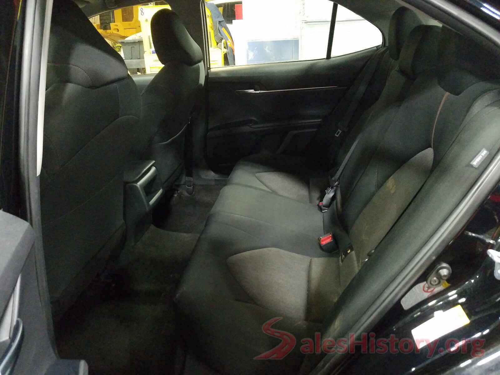 JTNB11HK1J3042559 2018 TOYOTA CAMRY