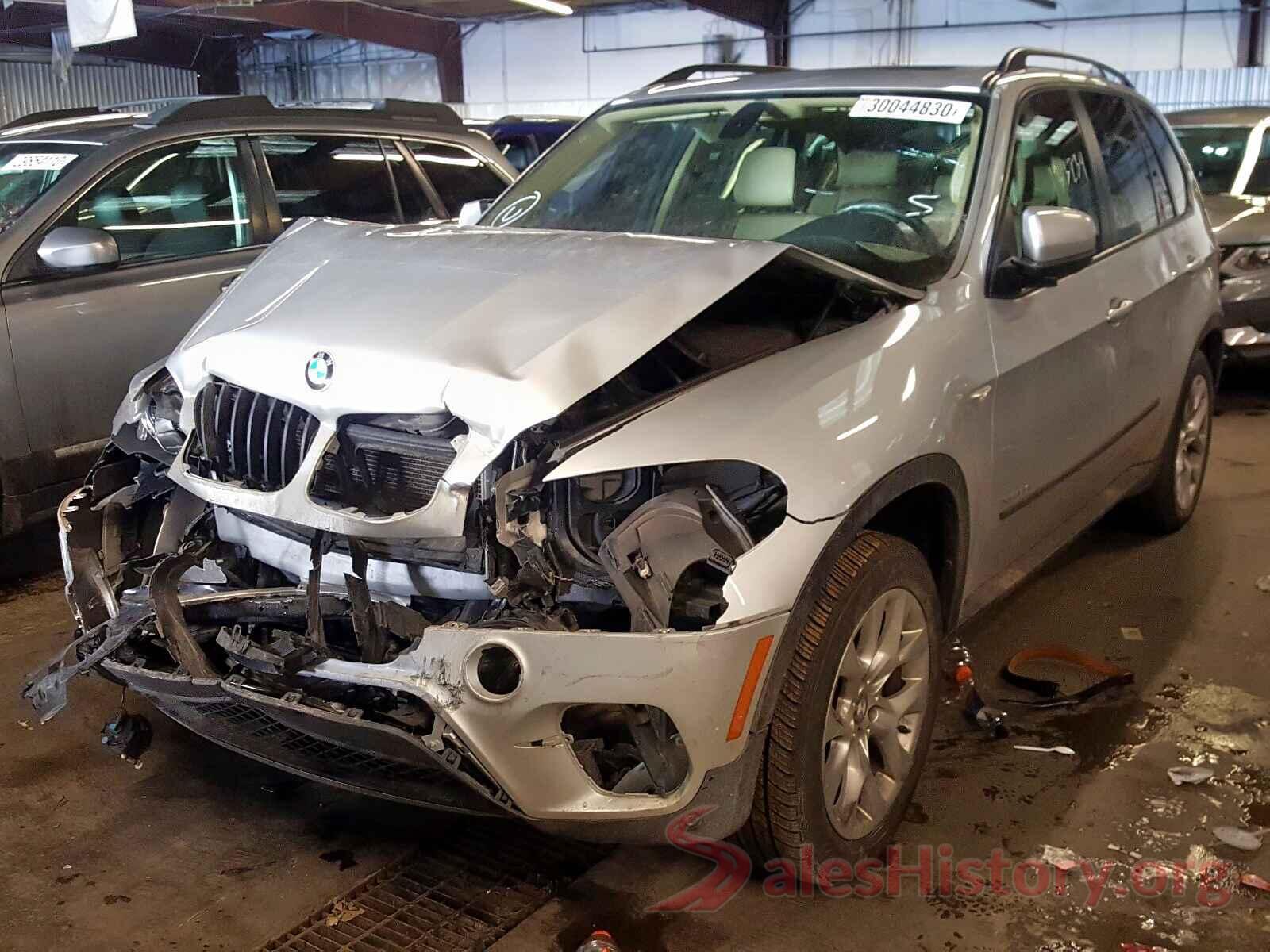 3N1CP5CU6KL504727 2011 BMW X5