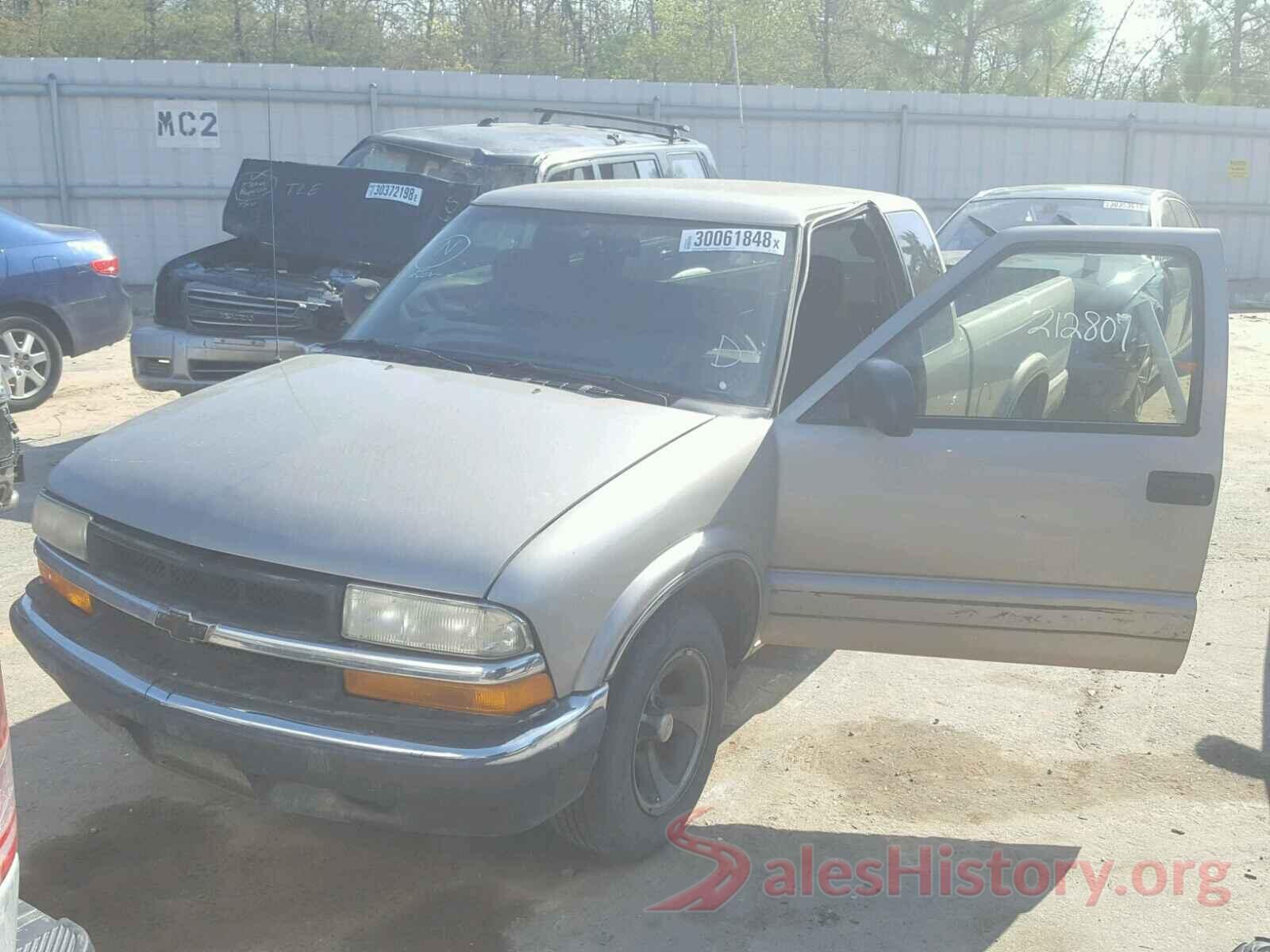 KNDJN2A22G7267398 2001 CHEVROLET S10