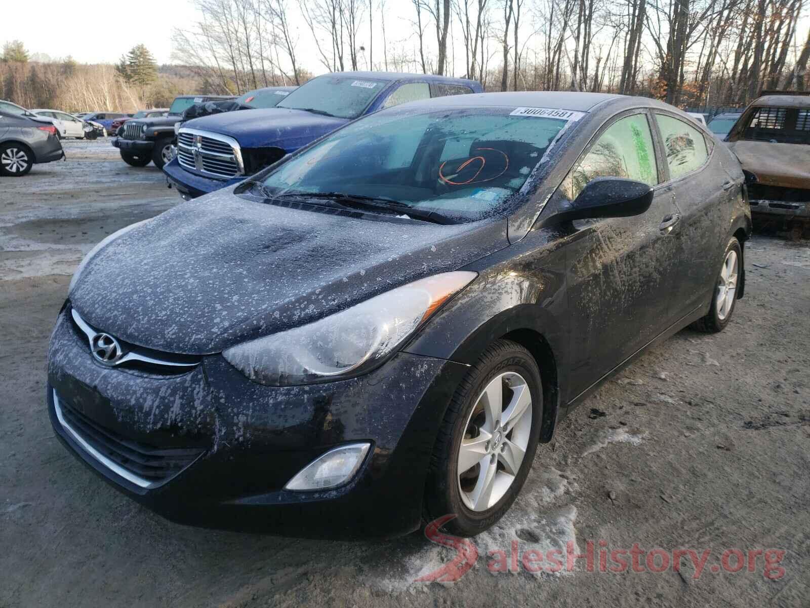 5YFBURHE5GP567922 2013 HYUNDAI ELANTRA