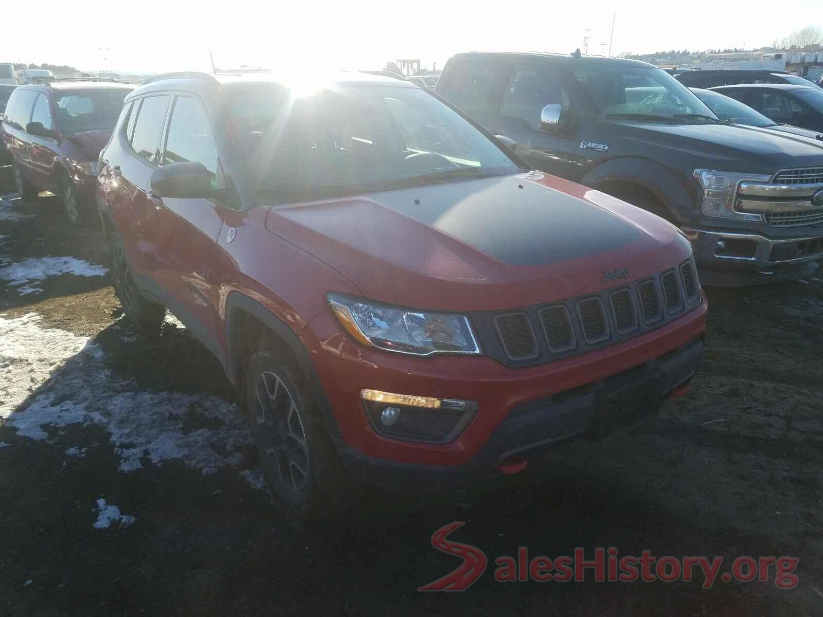 3C4NJDDBXKT766538 2019 JEEP COMPASS