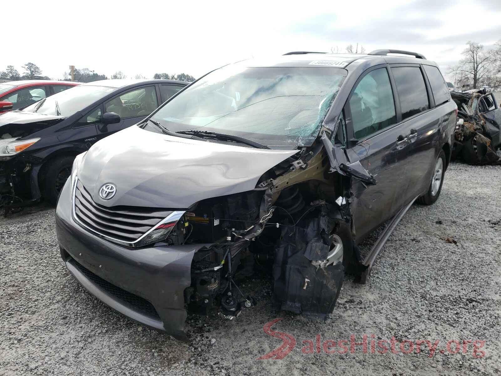 5TDKZ3DC9HS823233 2017 TOYOTA SIENNA