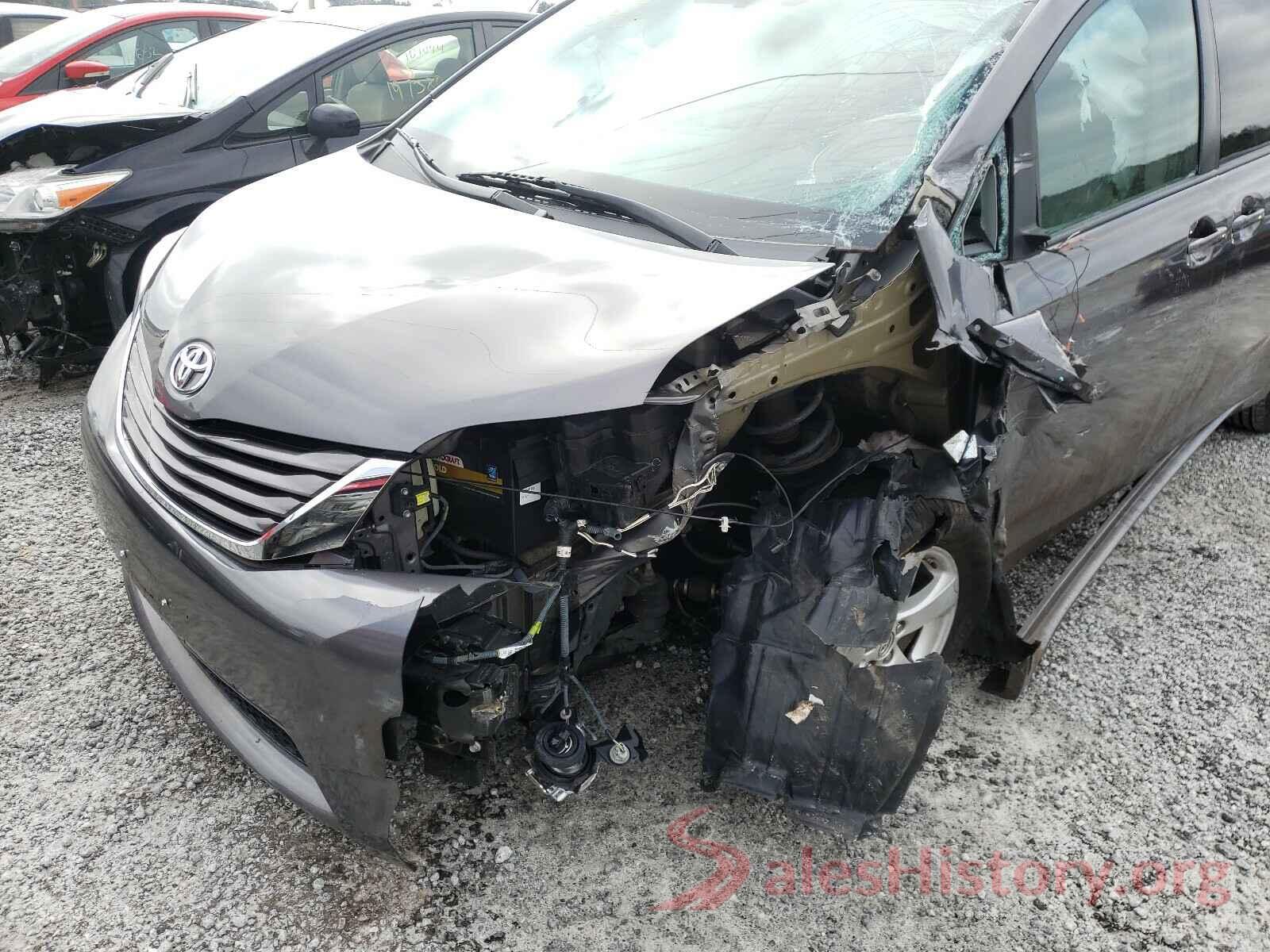 5TDKZ3DC9HS823233 2017 TOYOTA SIENNA