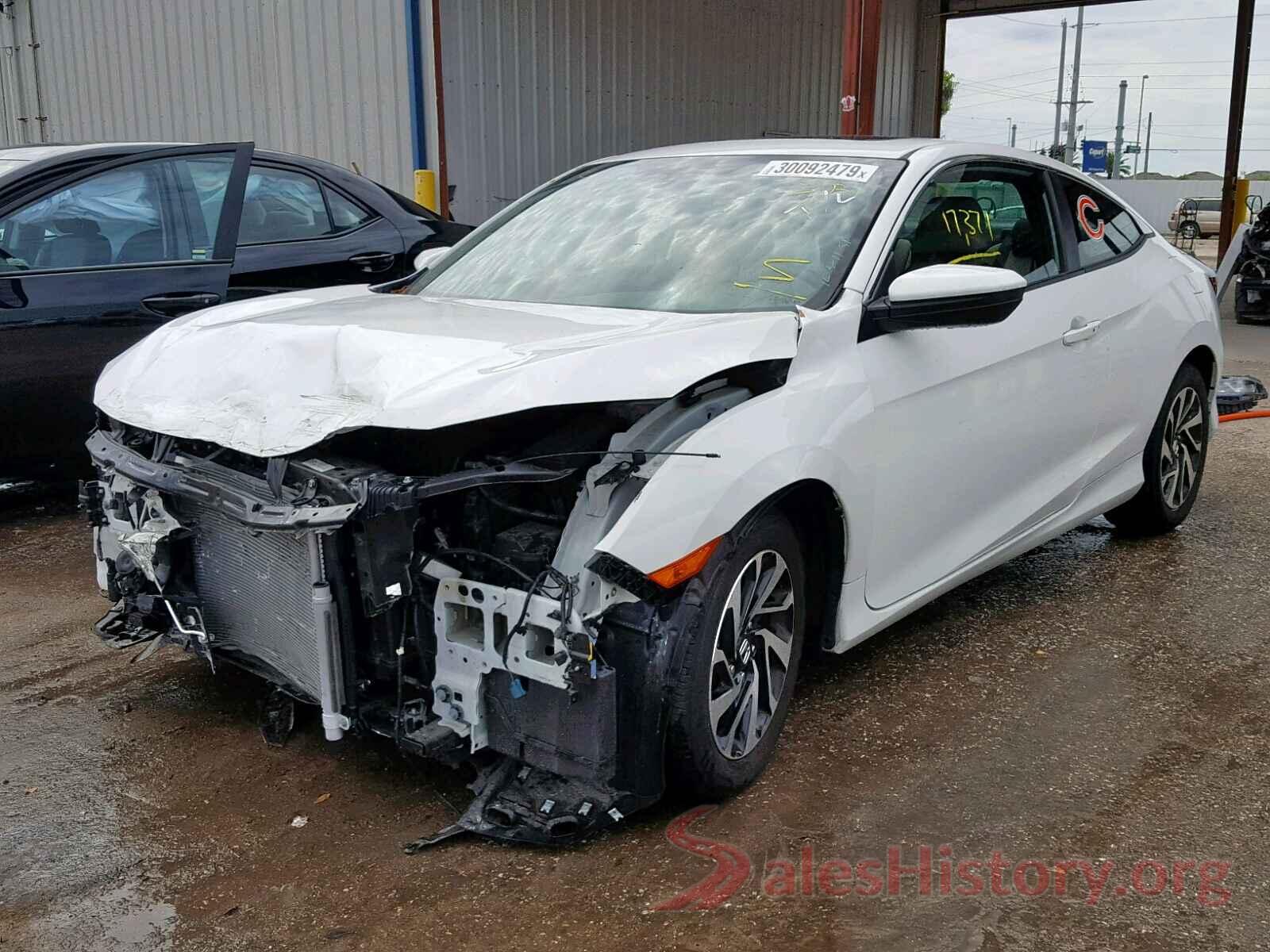 5XYPG4A55GG166630 2017 HONDA CIVIC LX