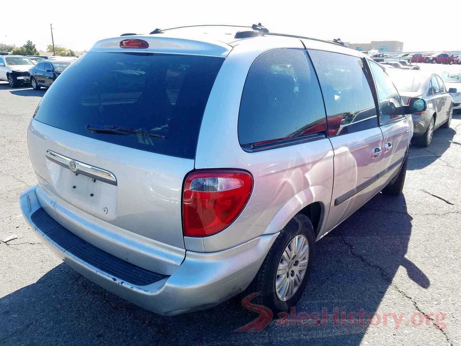 5XXGV4L25KG293027 2005 CHRYSLER MINIVAN