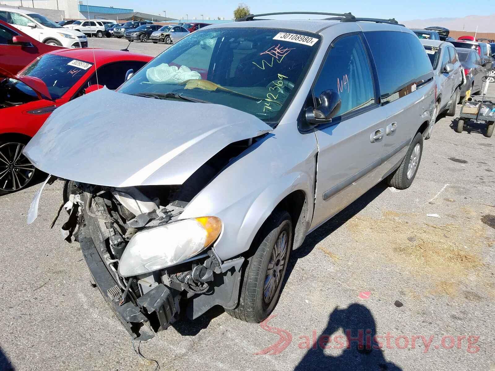 5XXGV4L25KG293027 2005 CHRYSLER MINIVAN