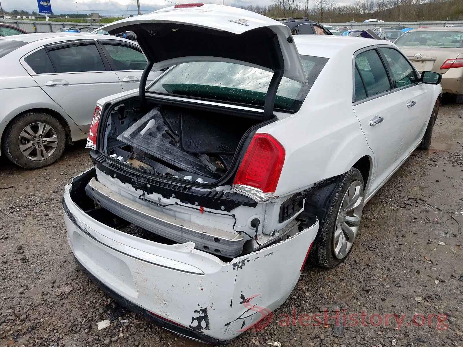 4S4BTGPD5L3131876 2018 CHRYSLER 300