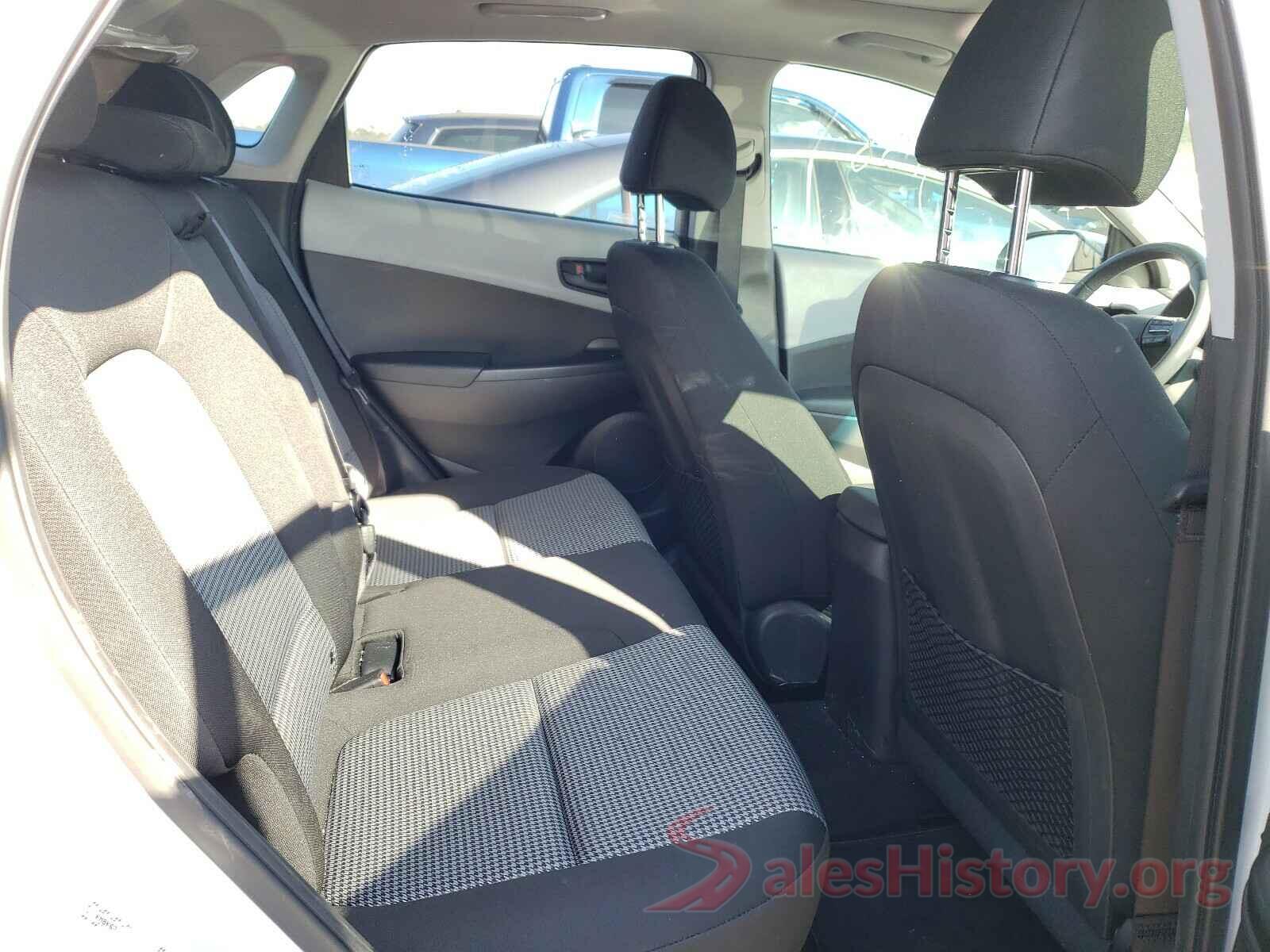 KM8K62AAXJU179938 2018 HYUNDAI KONA