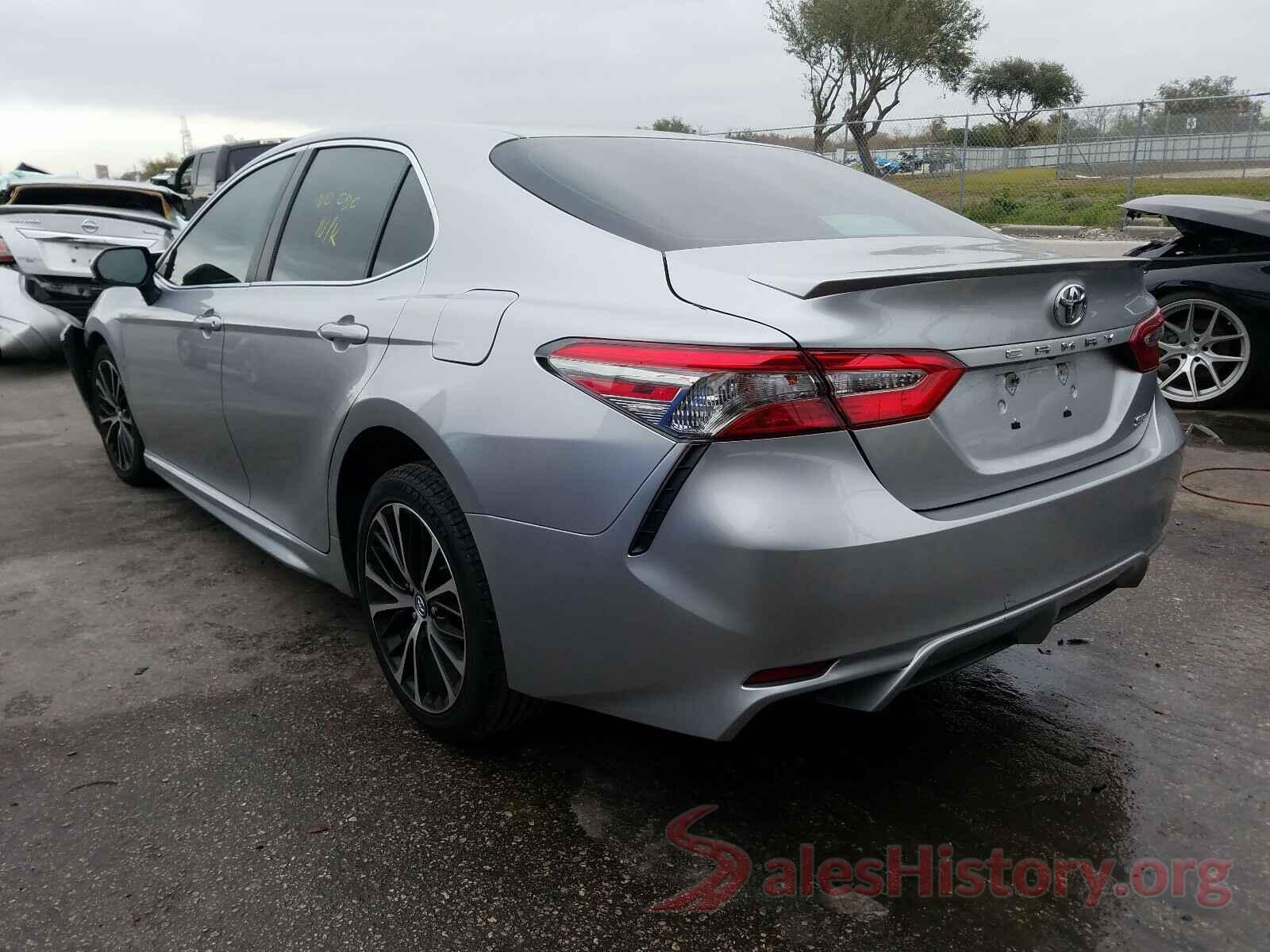 4T1B11HK6JU063207 2018 TOYOTA CAMRY