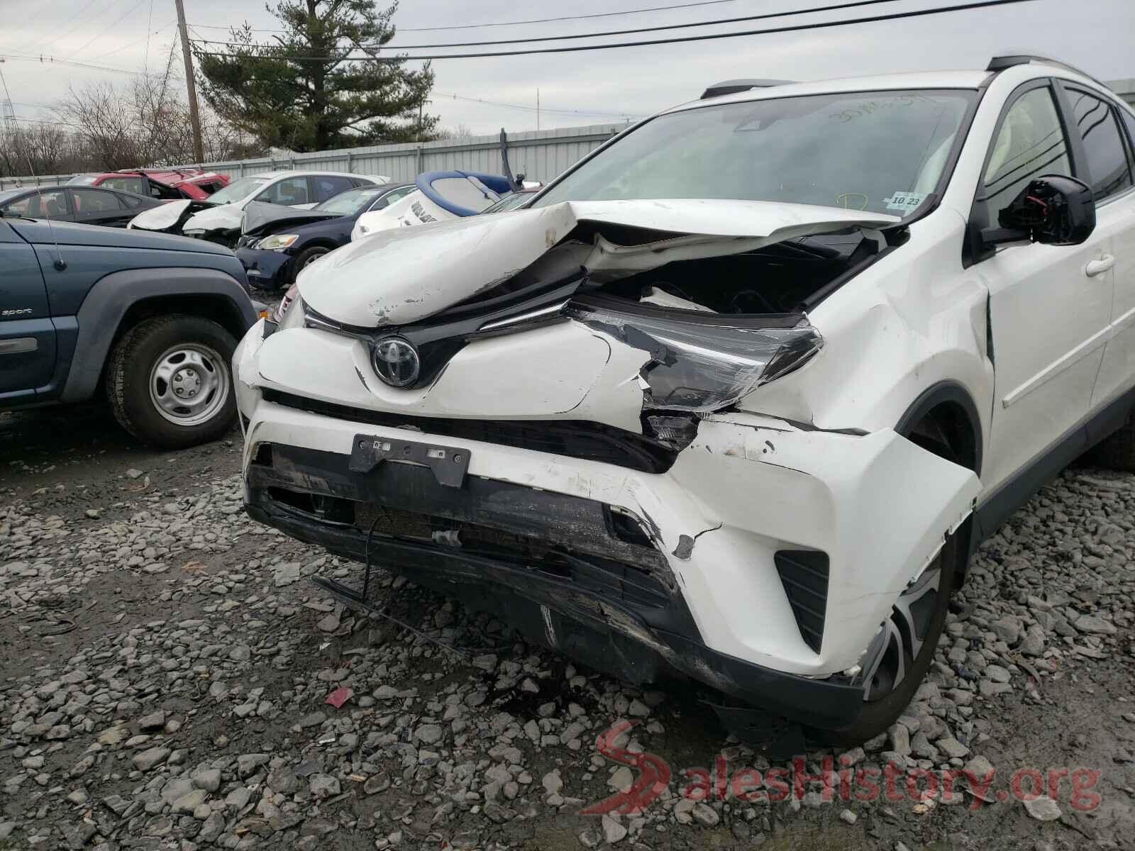 JTMBFREV8JJ233832 2018 TOYOTA RAV4