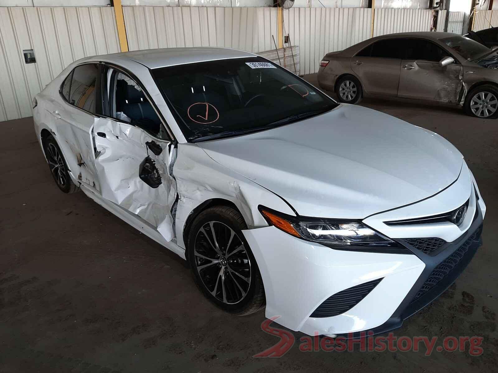 4T1B11HK6JU018719 2018 TOYOTA CAMRY