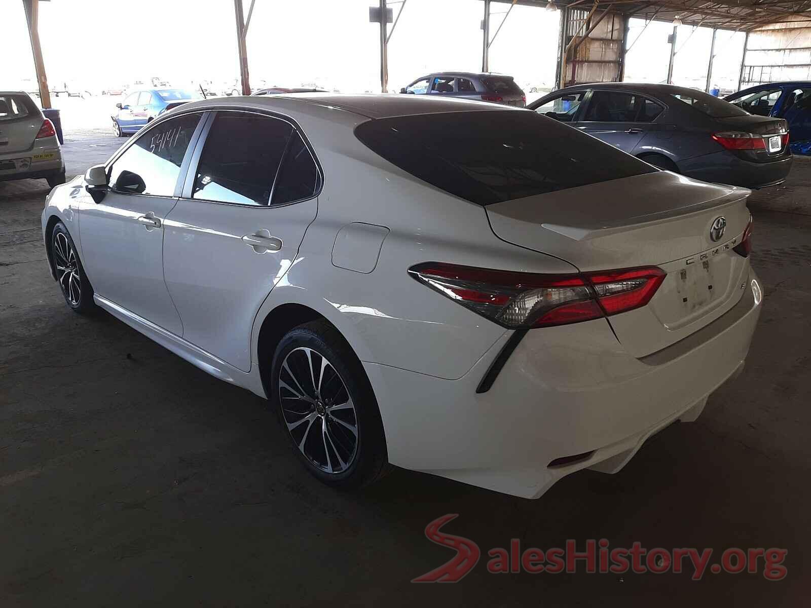 4T1B11HK6JU018719 2018 TOYOTA CAMRY