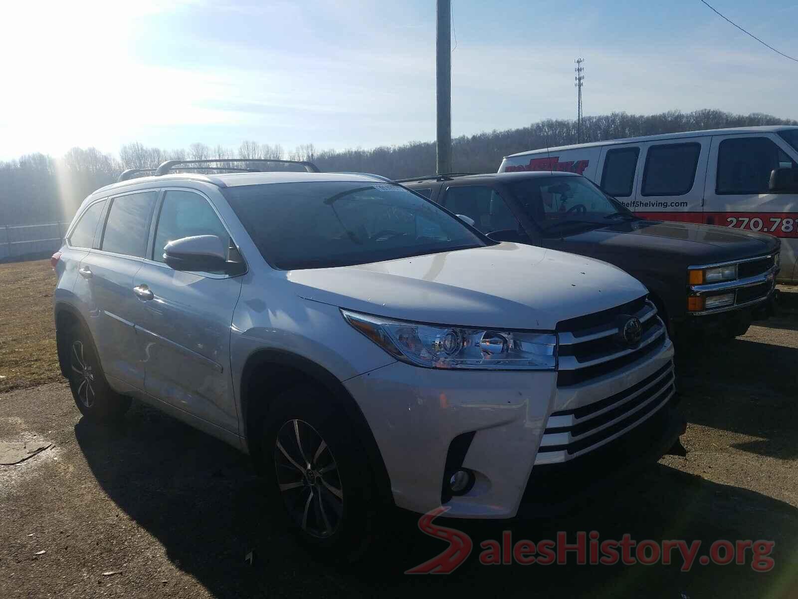 5TDJZRFH9JS808633 2018 TOYOTA HIGHLANDER