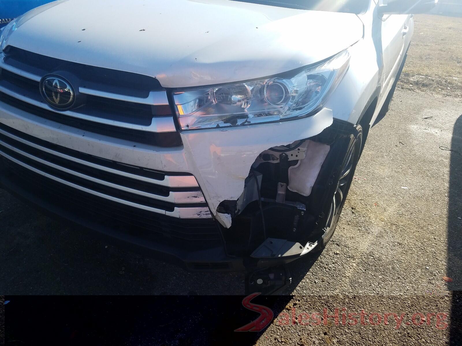 5TDJZRFH9JS808633 2018 TOYOTA HIGHLANDER