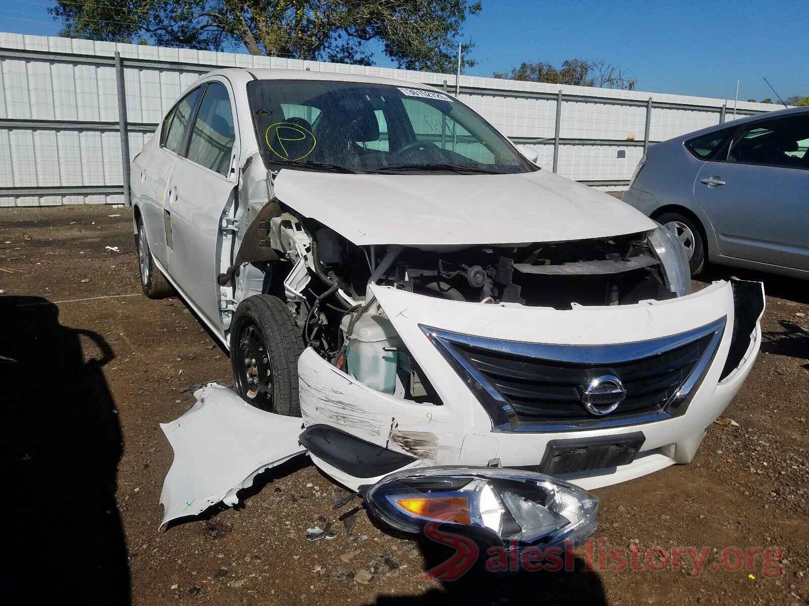 3VV1B7AX7KM065805 2015 NISSAN VERSA