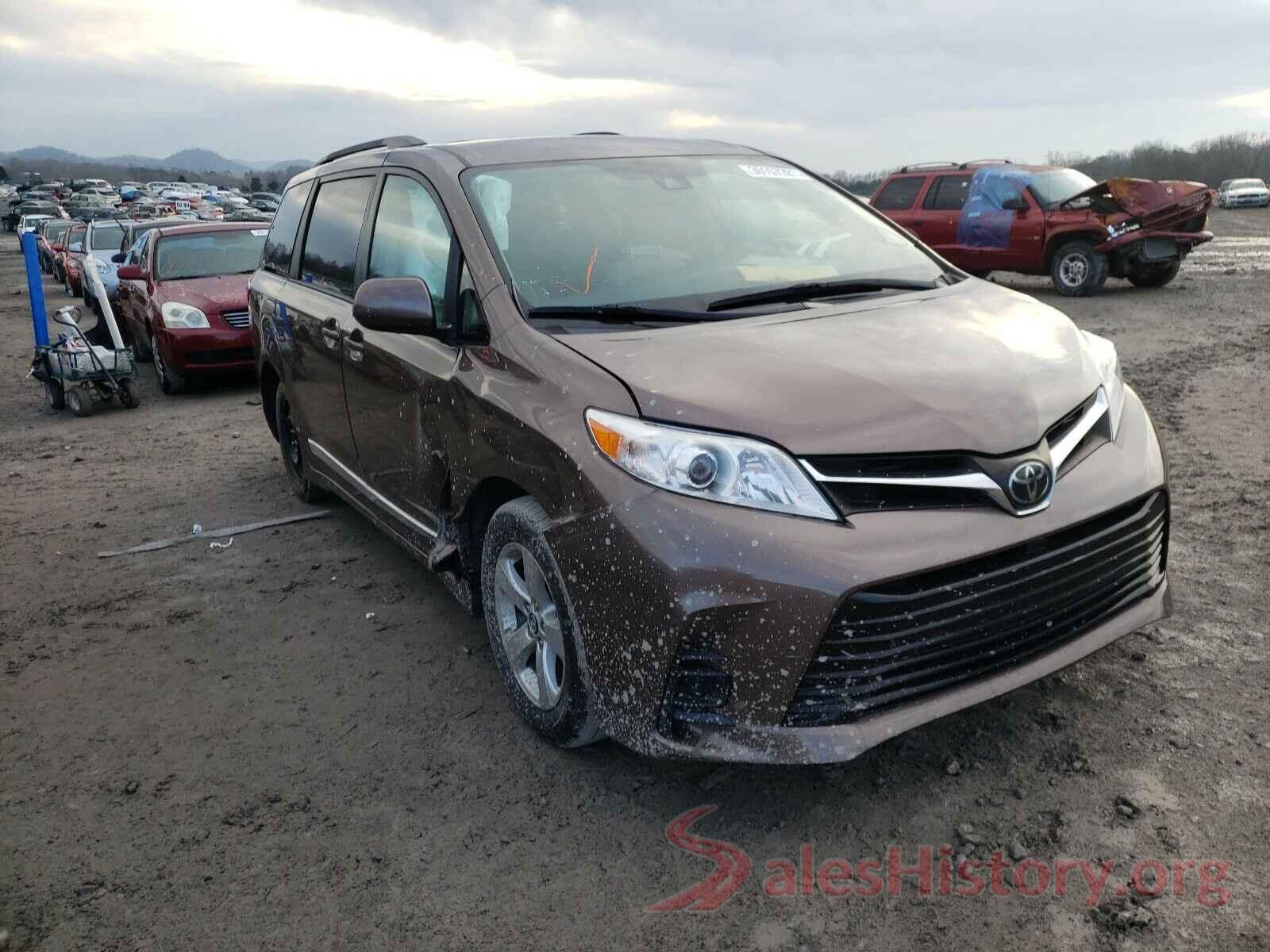 5TDKZ3DC6JS918712 2018 TOYOTA SIENNA