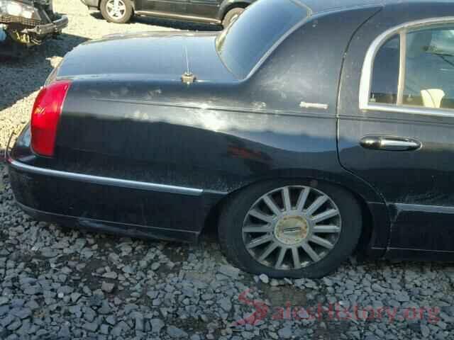 5YFBURHEXGP418762 2005 LINCOLN TOWNCAR