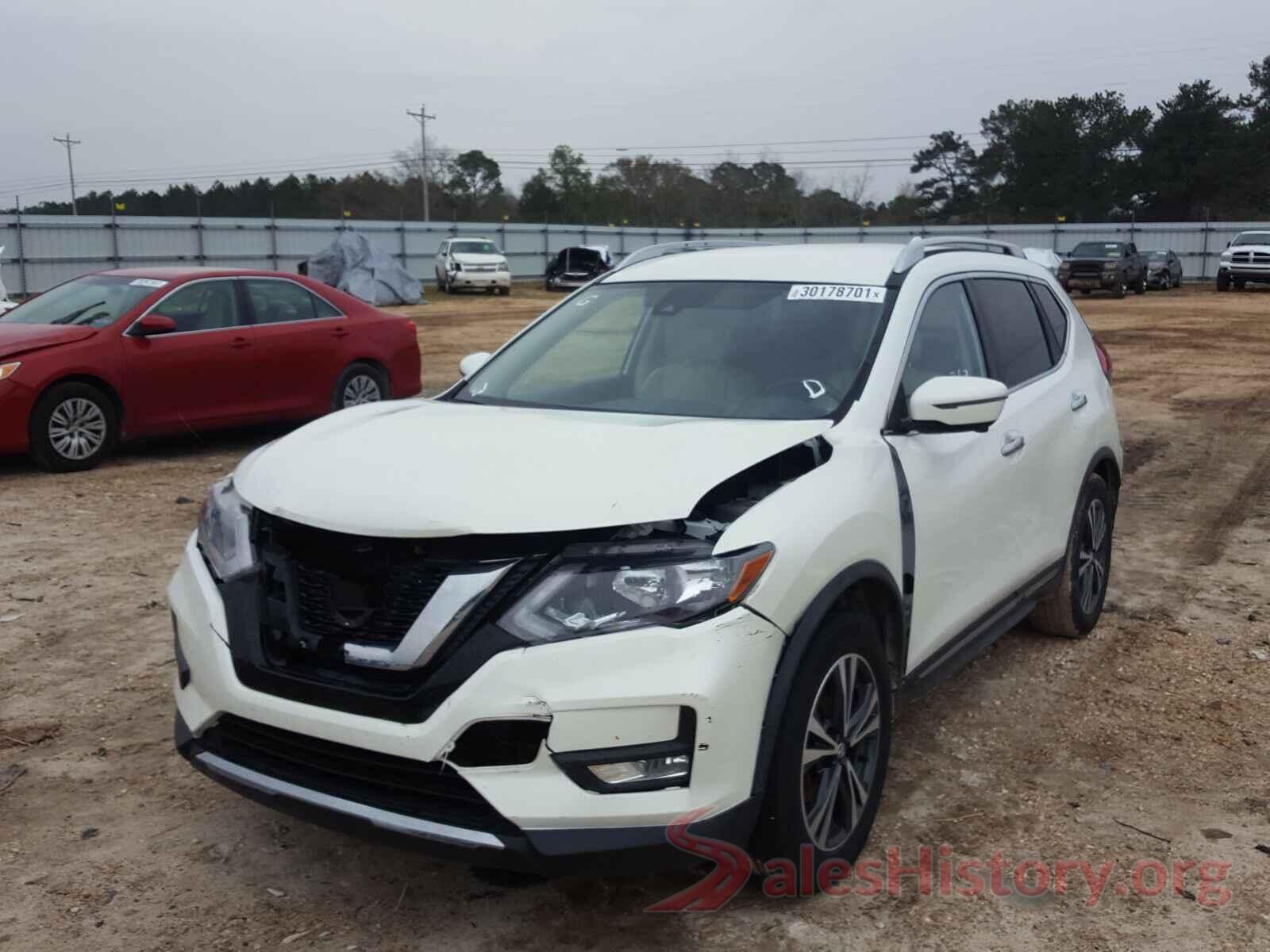 JN8AT2MT8HW383906 2017 NISSAN ROGUE