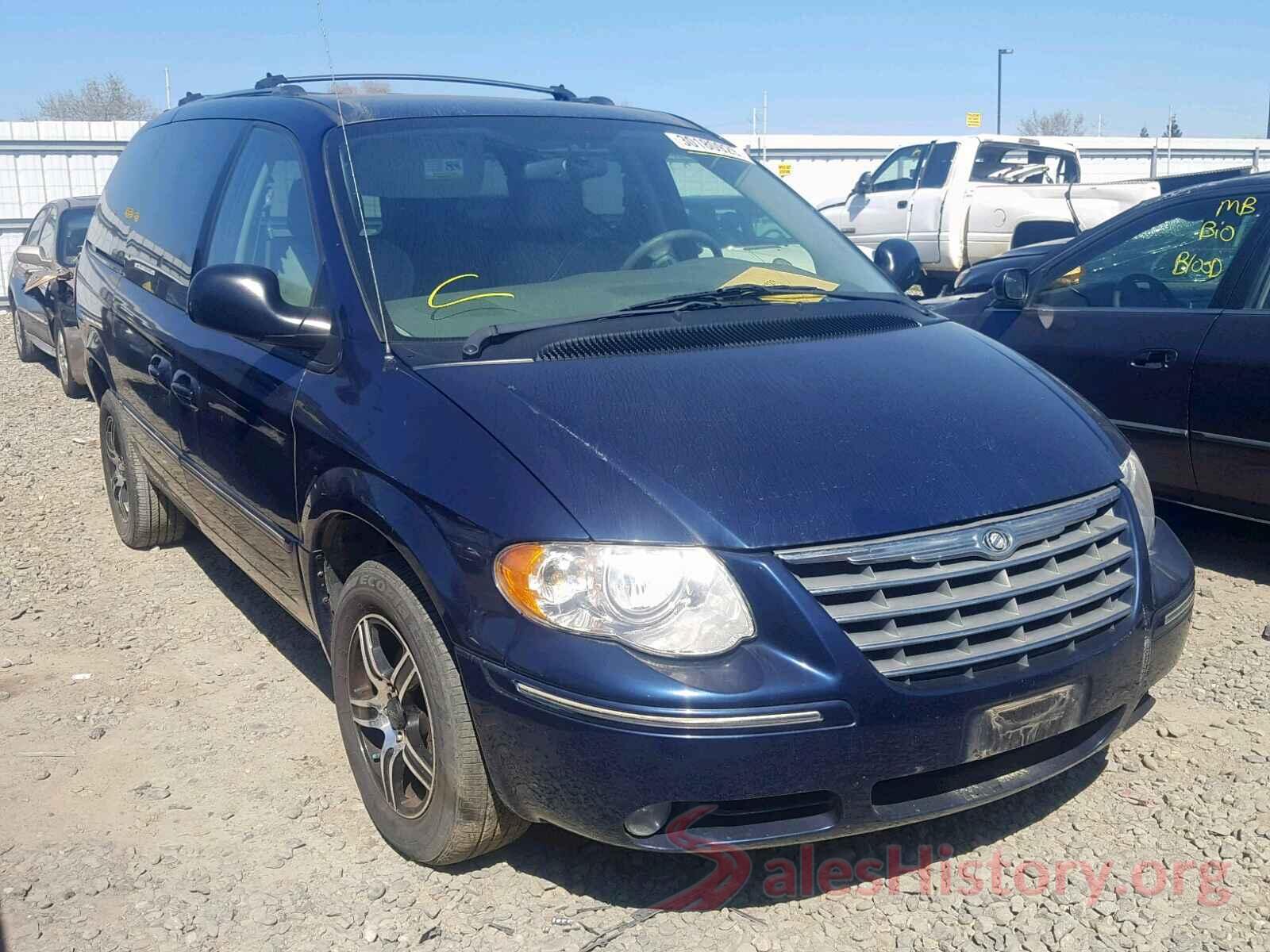 2C4RDGCG1KR511447 2005 CHRYSLER TOWN & COU