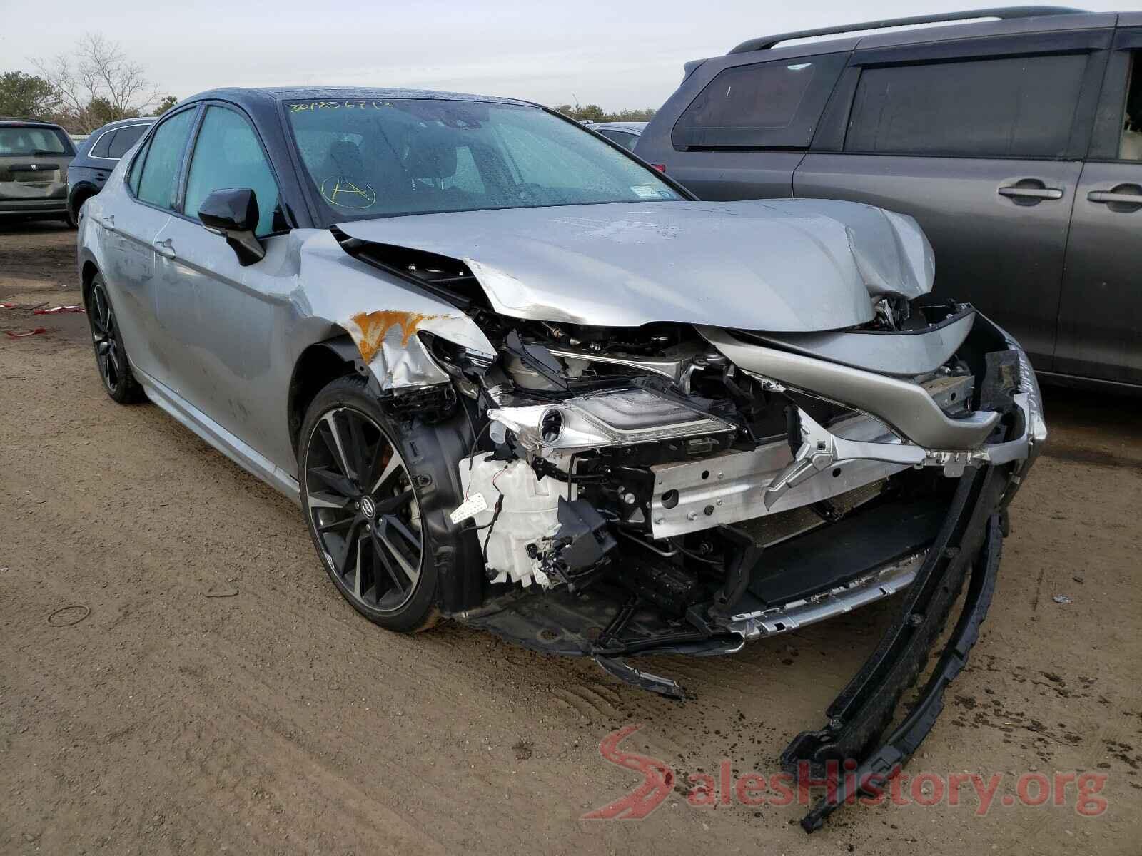 4T1B61HK0KU211743 2019 TOYOTA CAMRY