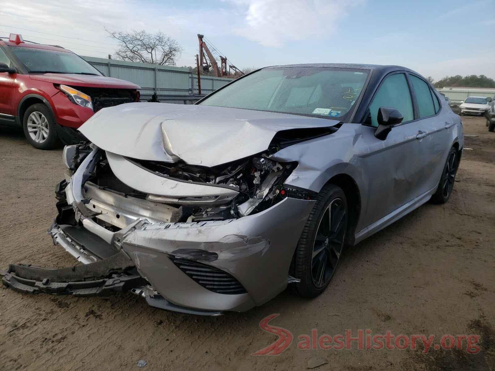 4T1B61HK0KU211743 2019 TOYOTA CAMRY