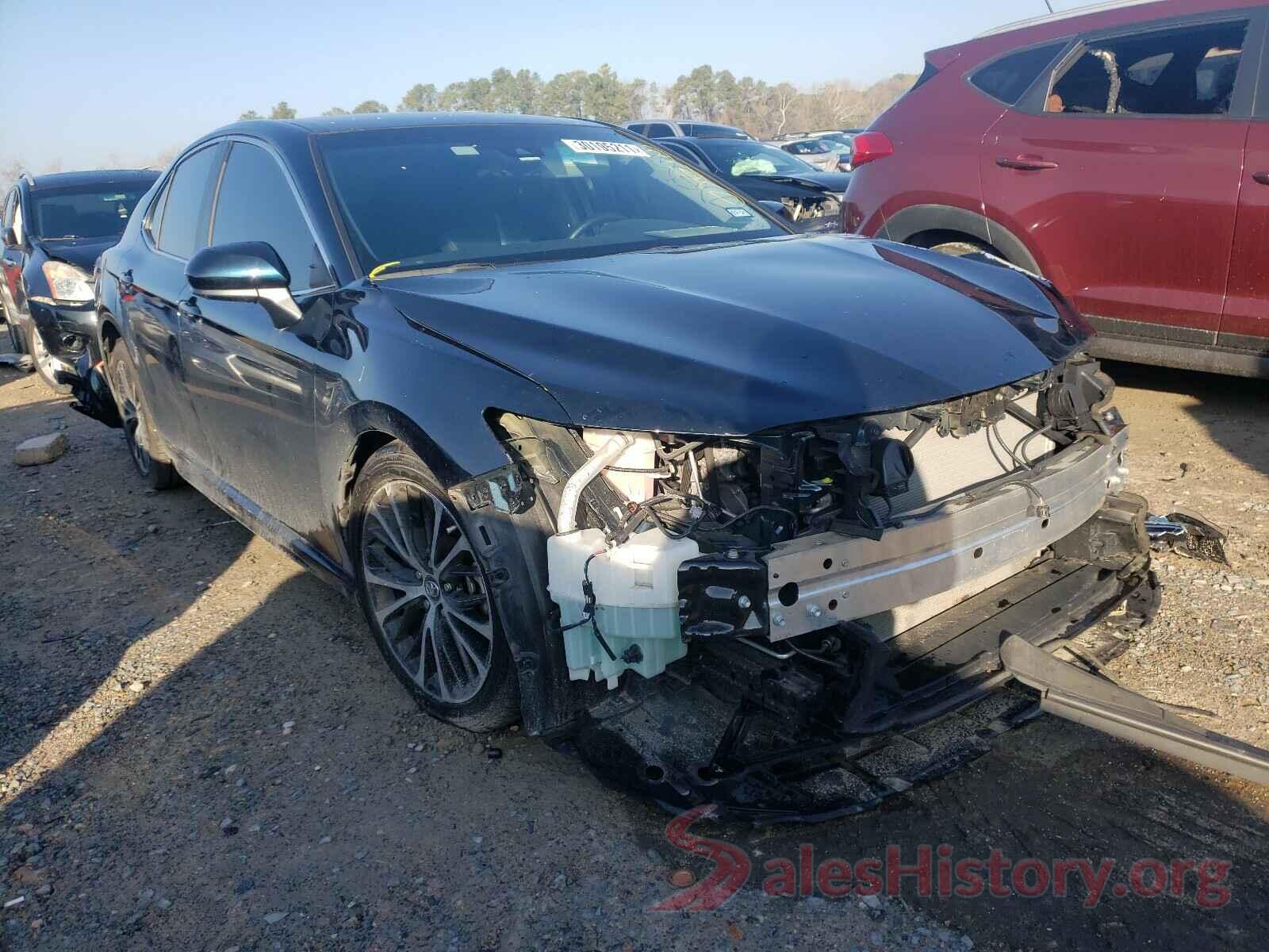 4T1B11HKXJU559160 2018 TOYOTA CAMRY