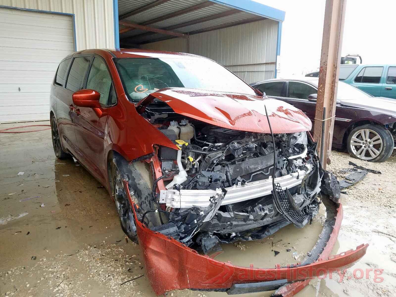 5XYZUDLB2GG379328 2018 CHRYSLER PACIFICA