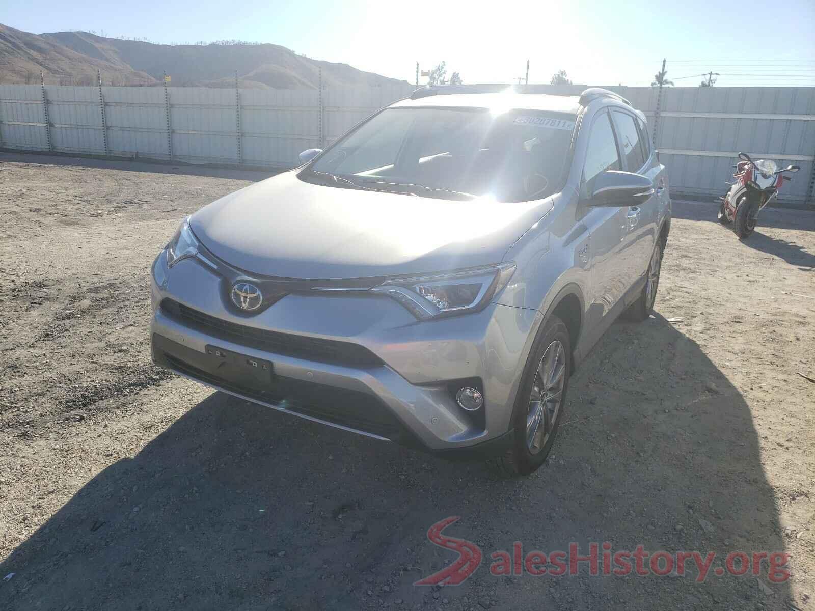 JTMDJREV6JD186497 2018 TOYOTA RAV4