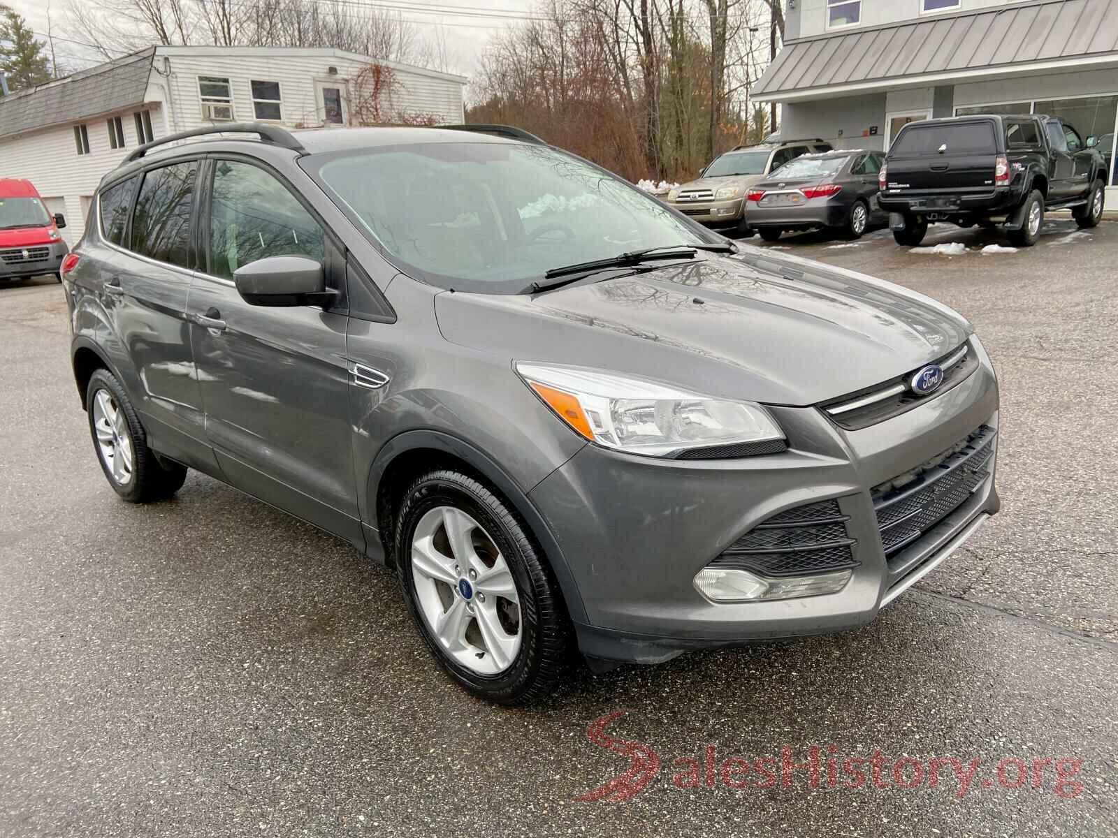 5TDLZRAH6MS047919 2014 FORD ESCAPE SE