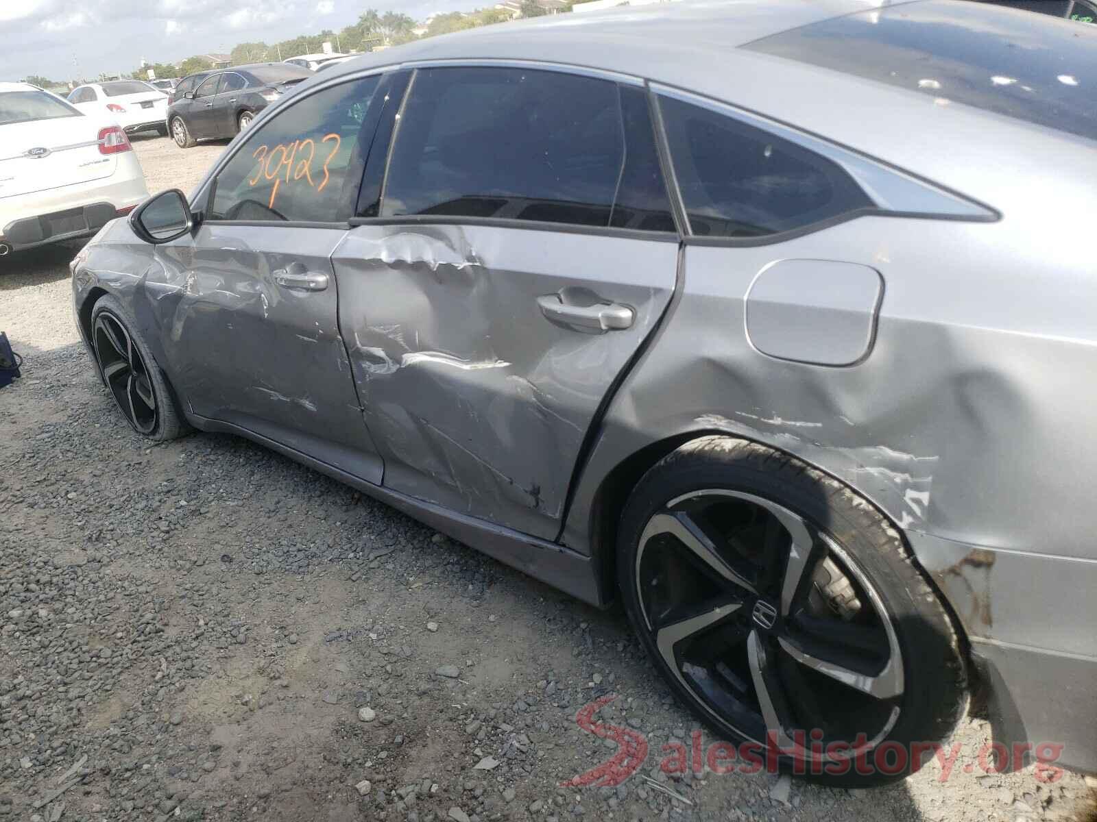 1HGCV1F36JA250944 2018 HONDA ACCORD