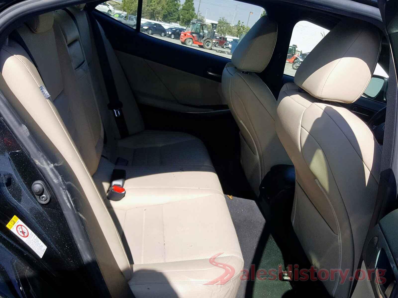 000KTUD3XJA089090 2018 LEXUS IS