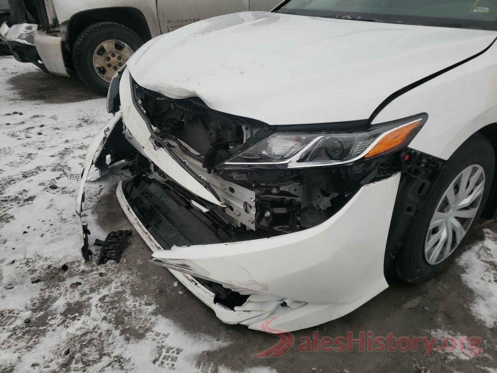 4T1B11HK5JU632404 2018 TOYOTA CAMRY