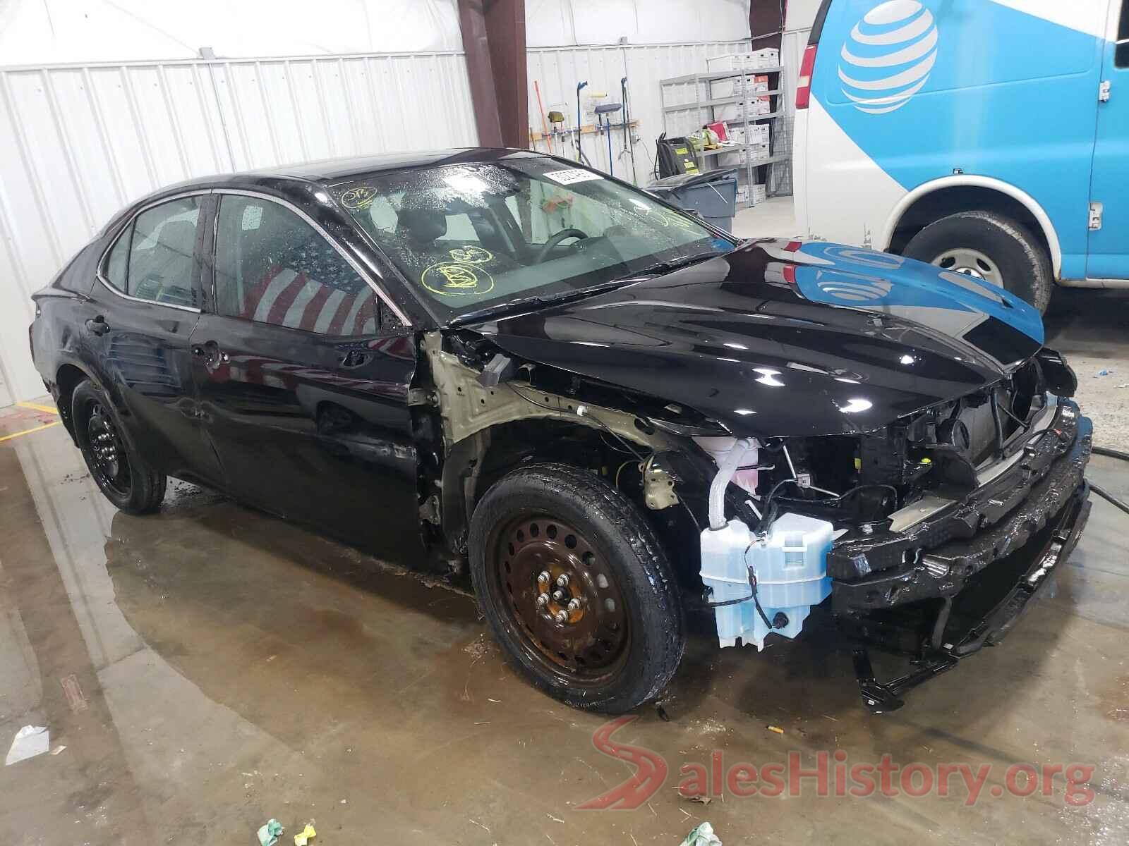 4T1B11HK8JU513309 2018 TOYOTA CAMRY