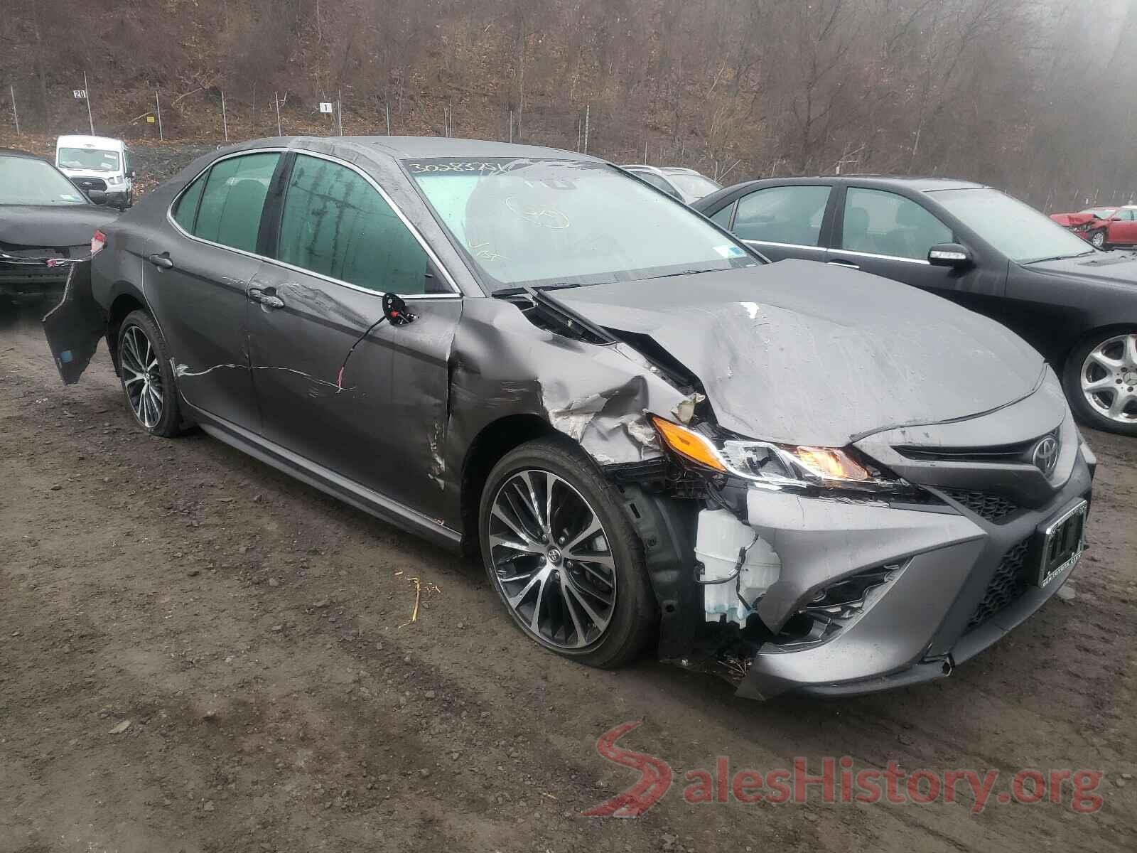 4T1B11HK6JU549029 2018 TOYOTA CAMRY