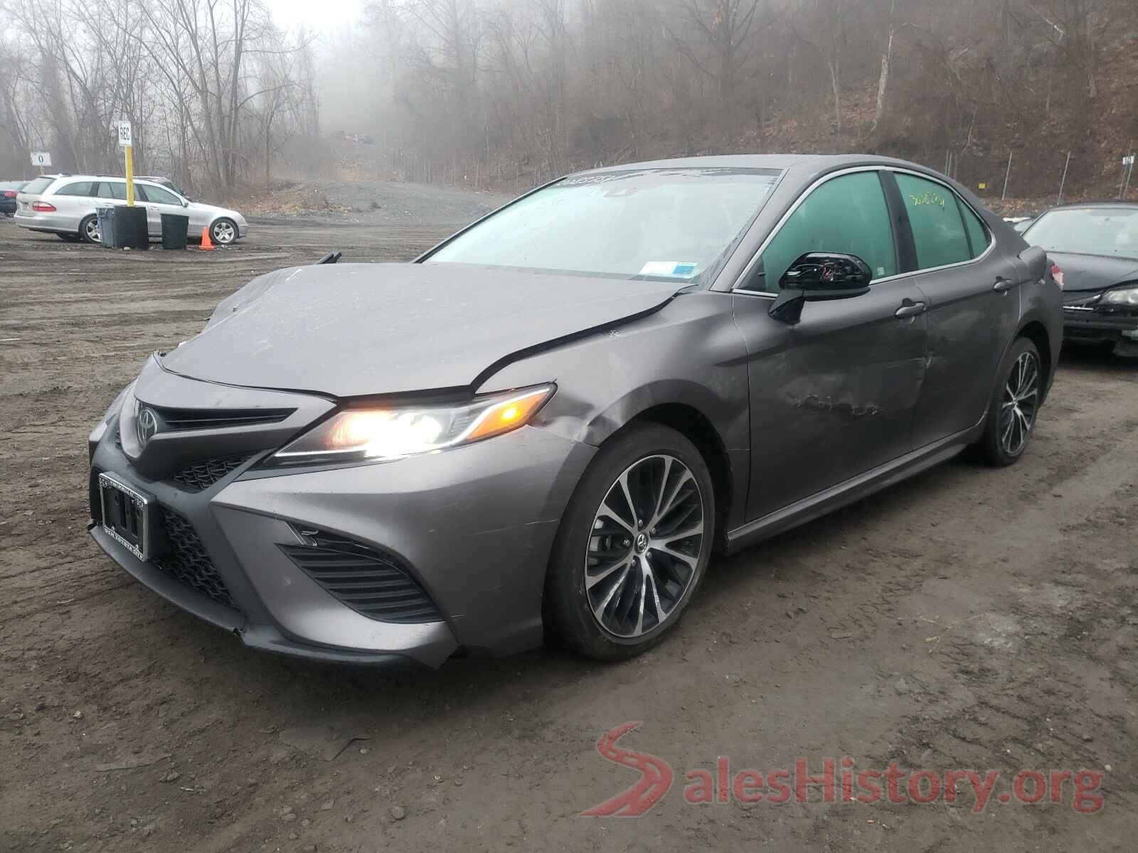 4T1B11HK6JU549029 2018 TOYOTA CAMRY