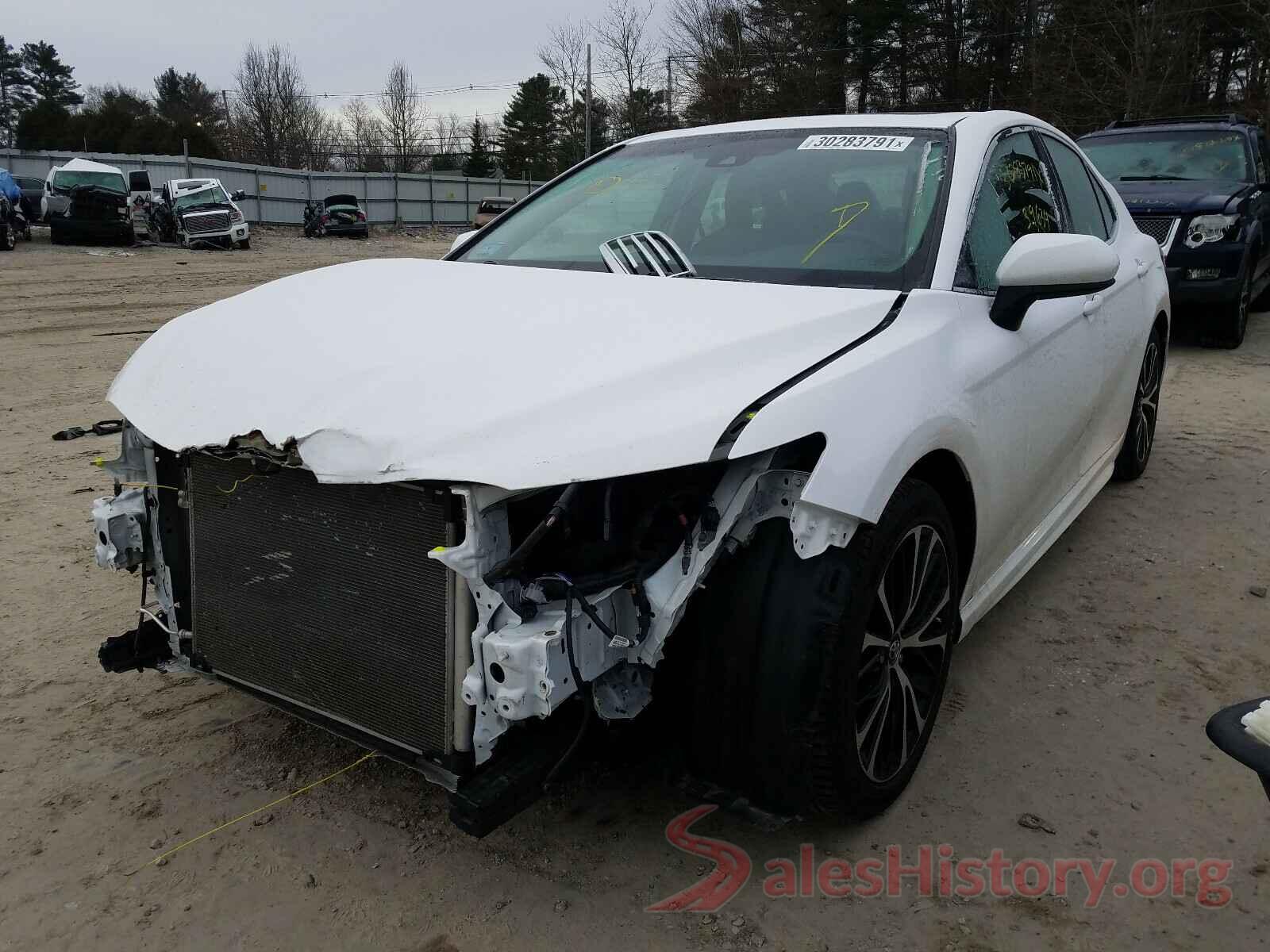 4T1B11HK2JU539615 2018 TOYOTA CAMRY