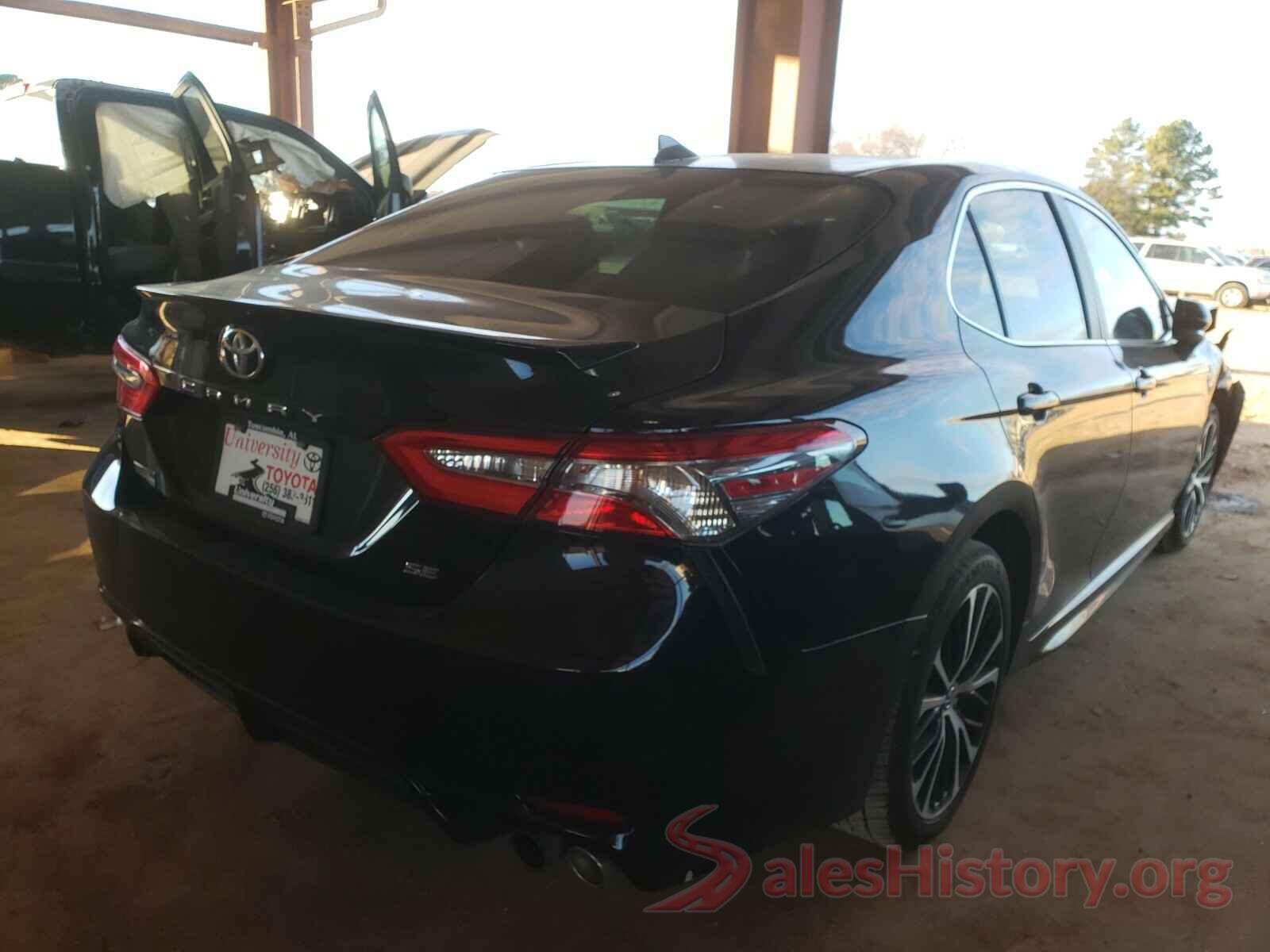 4T1B11HK1JU053989 2018 TOYOTA CAMRY