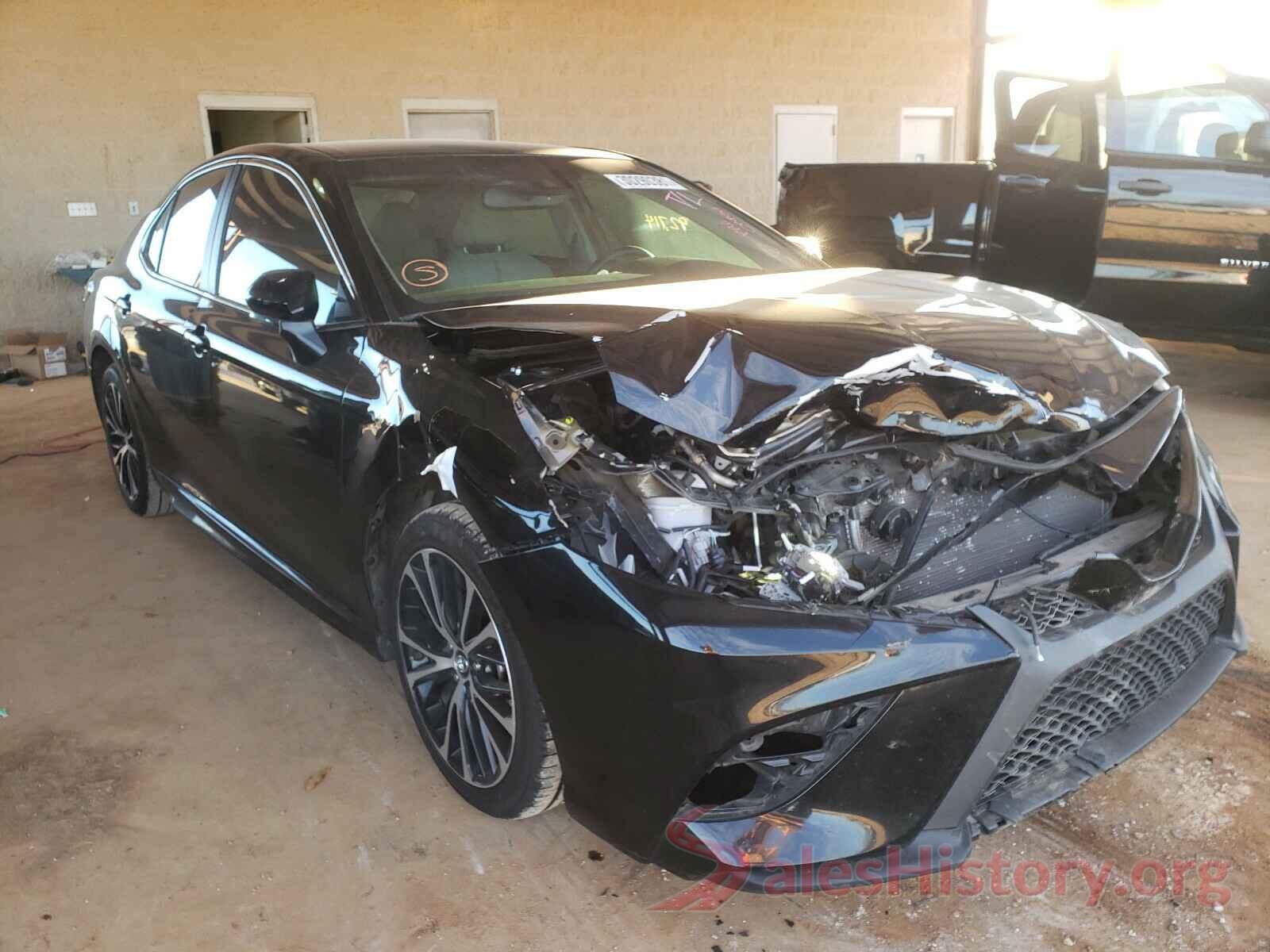 4T1B11HK1JU053989 2018 TOYOTA CAMRY