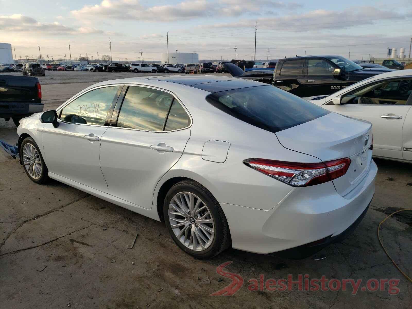 4T1B11HK8JU004093 2018 TOYOTA CAMRY