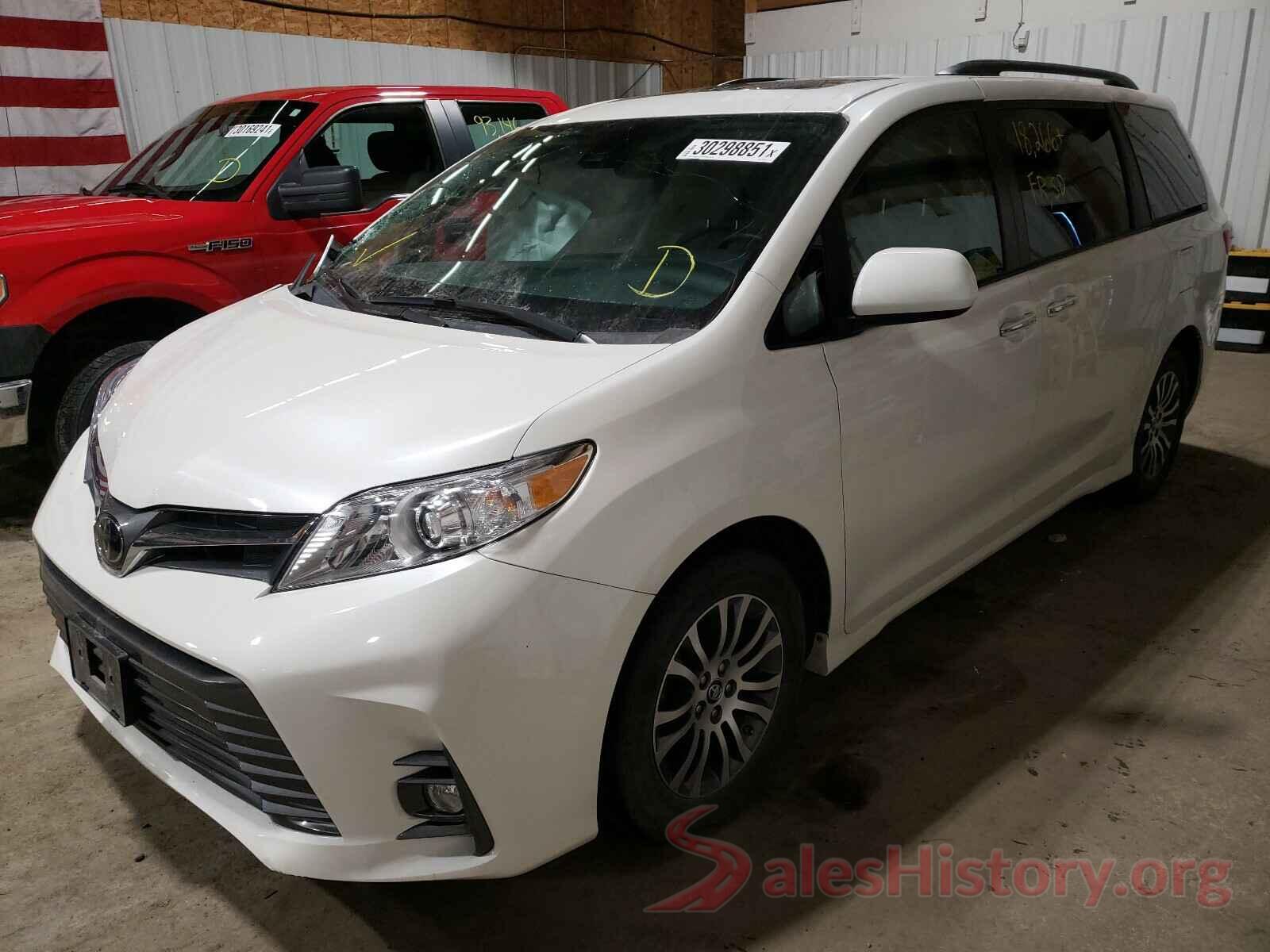 5TDYZ3DC8JS946733 2018 TOYOTA SIENNA