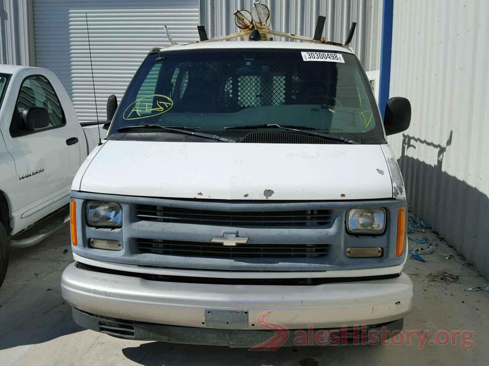 4T1B11HKXJU618952 1998 CHEVROLET EXPRESS