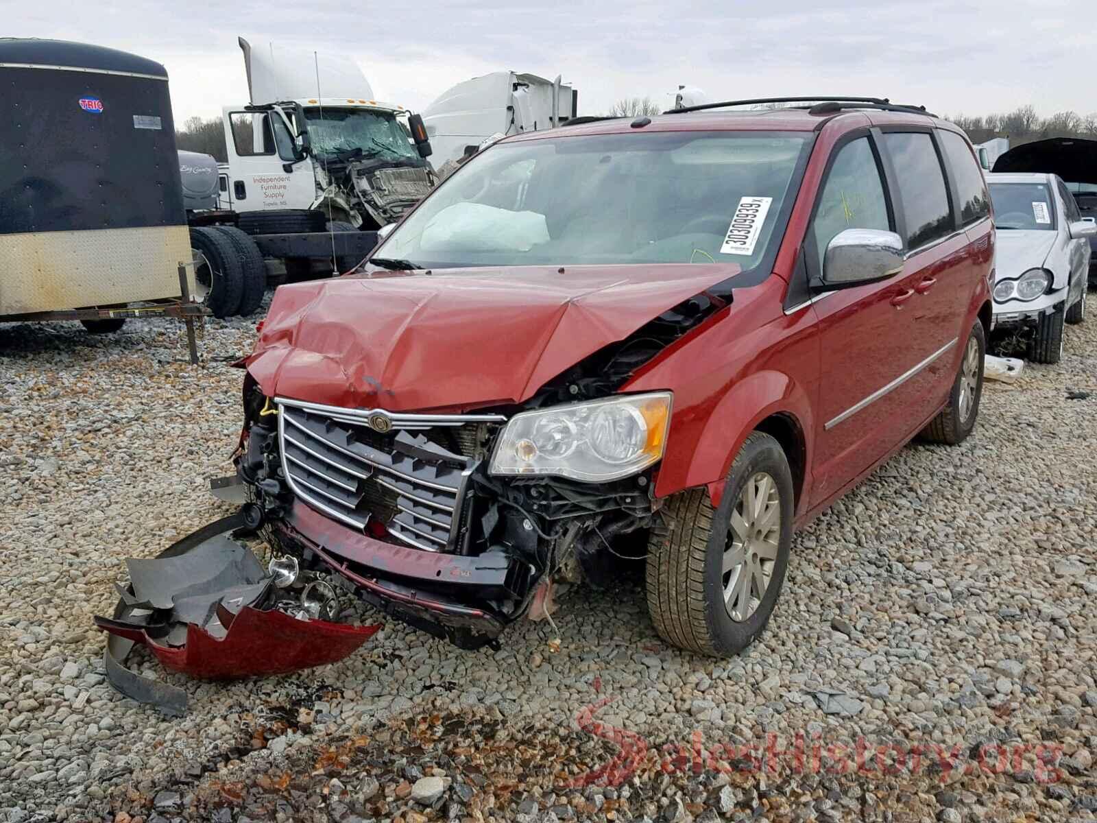 5NMZU3LB4JH058561 2010 CHRYSLER TOWN & COU