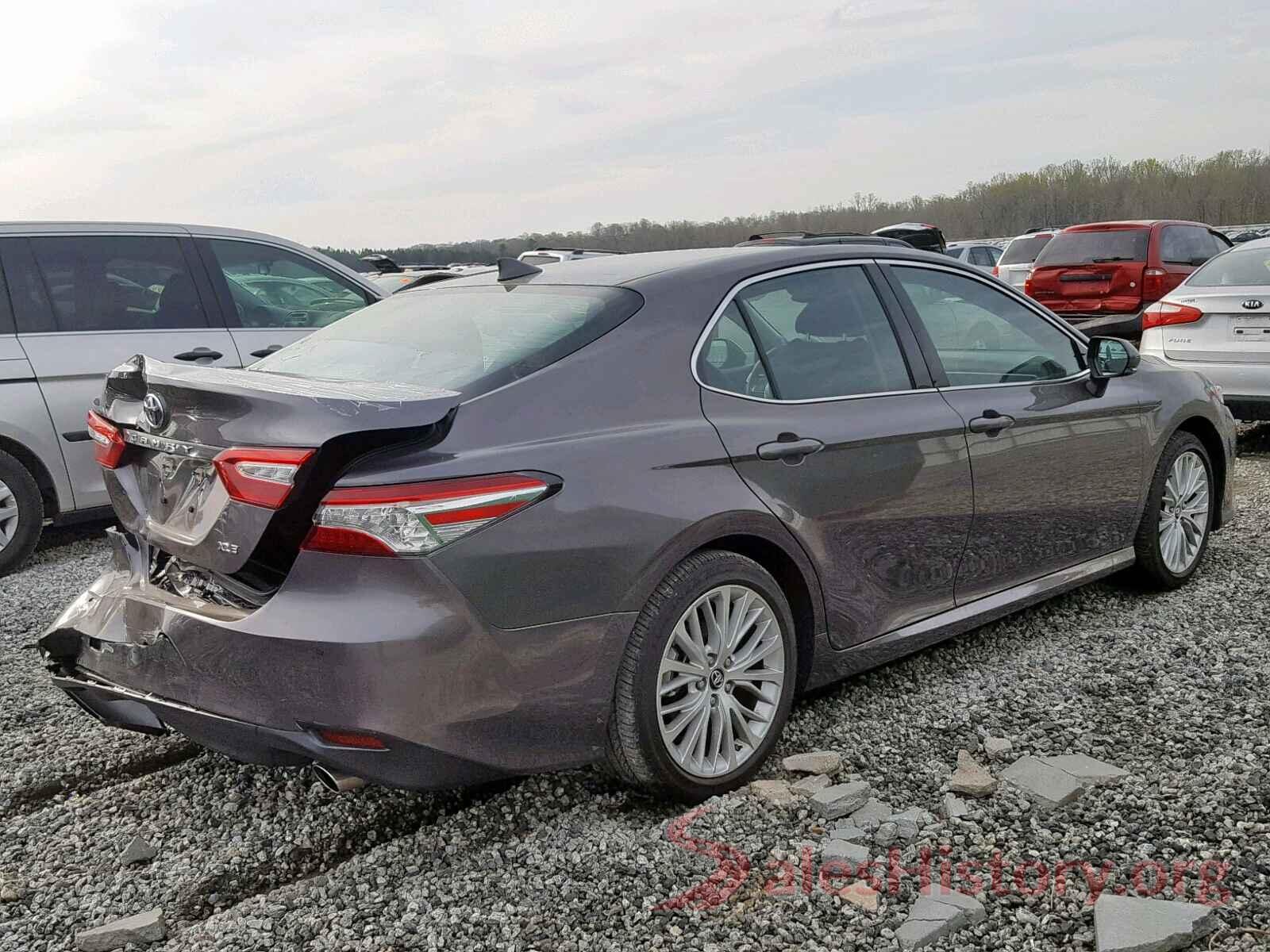 5TFAX5GN1LX168773 2018 TOYOTA CAMRY