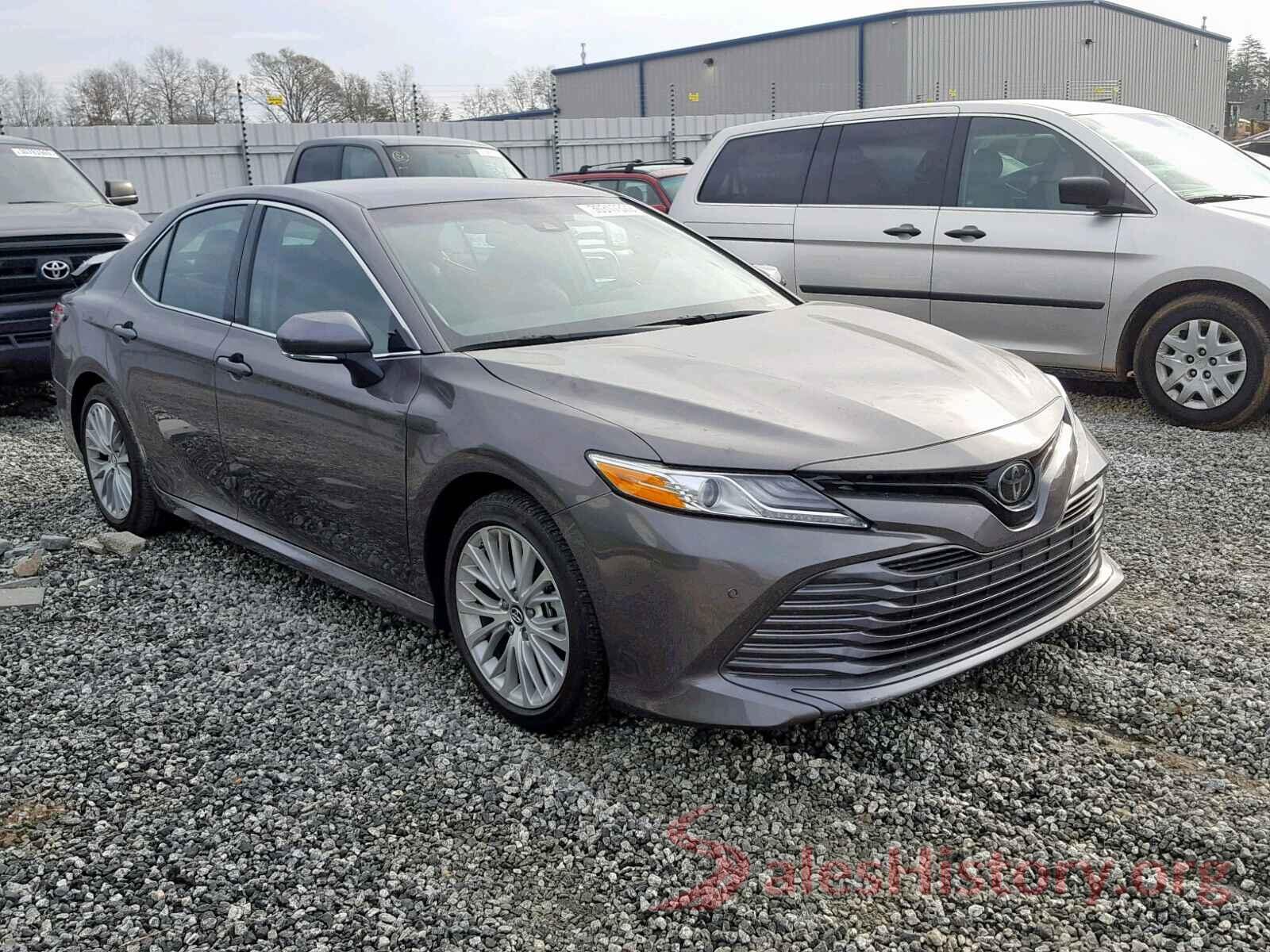 5TFAX5GN1LX168773 2018 TOYOTA CAMRY