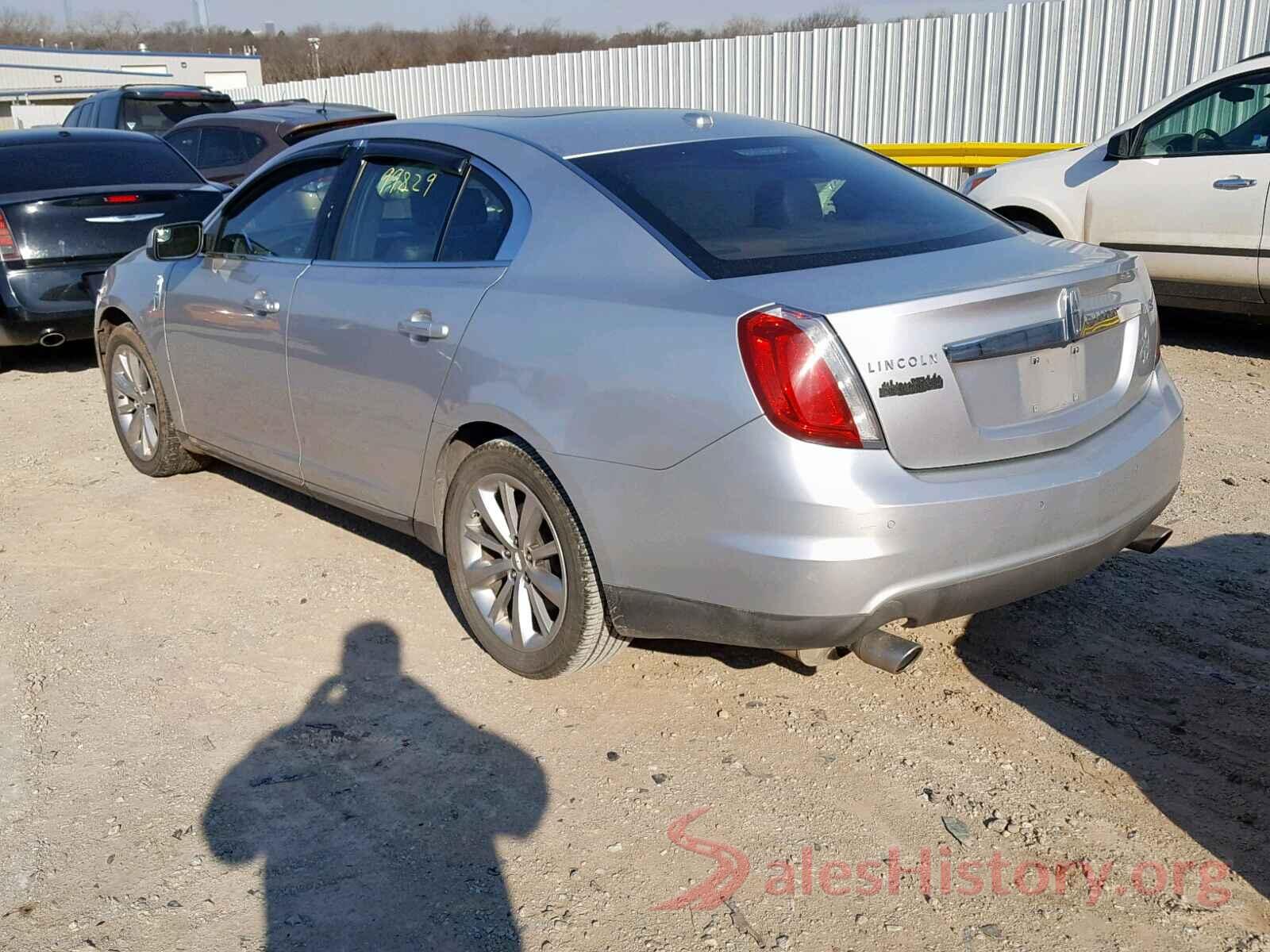 2T1BURHE1KC245075 2010 LINCOLN MKS