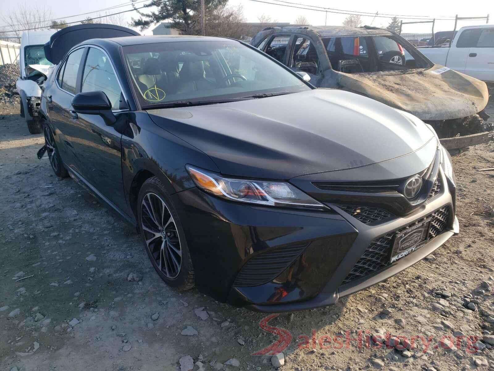 4T1B11HKXJU555013 2018 TOYOTA CAMRY